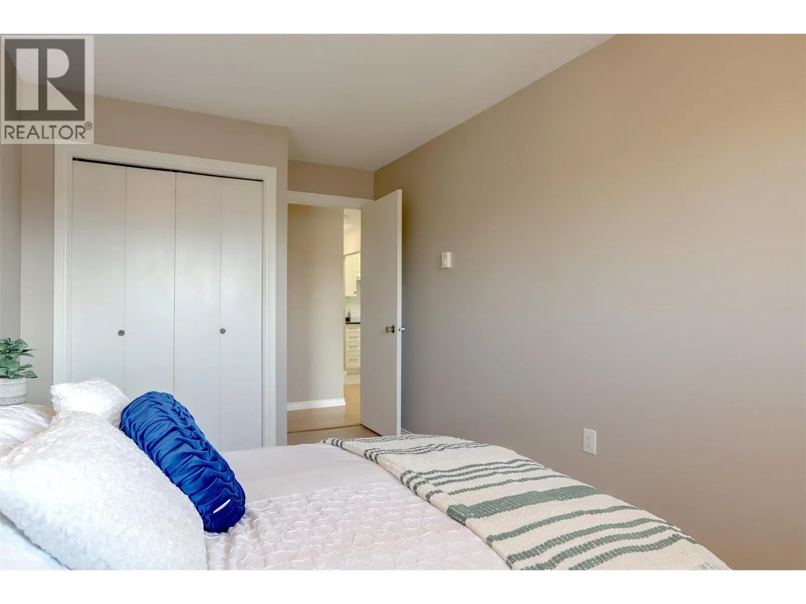 3304 35 Avenue Unit# 415