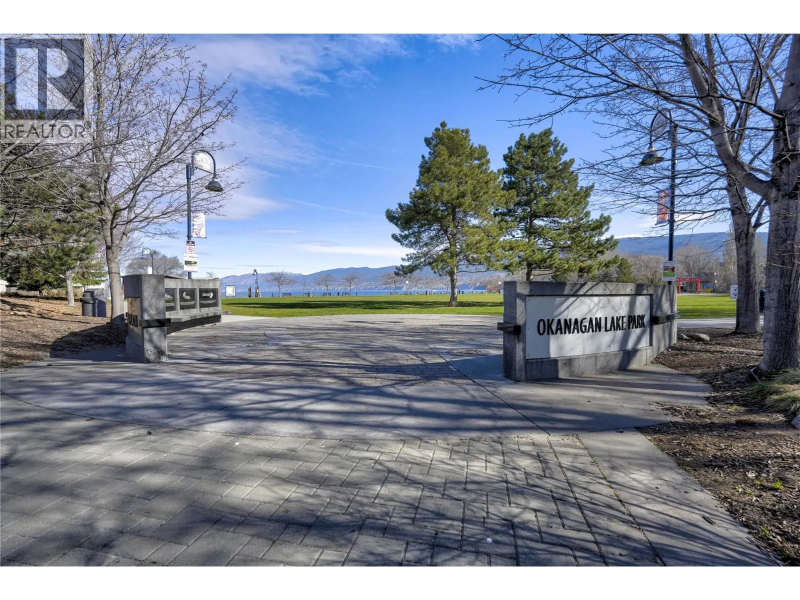 86 LAKESHORE Drive E Unit# 304