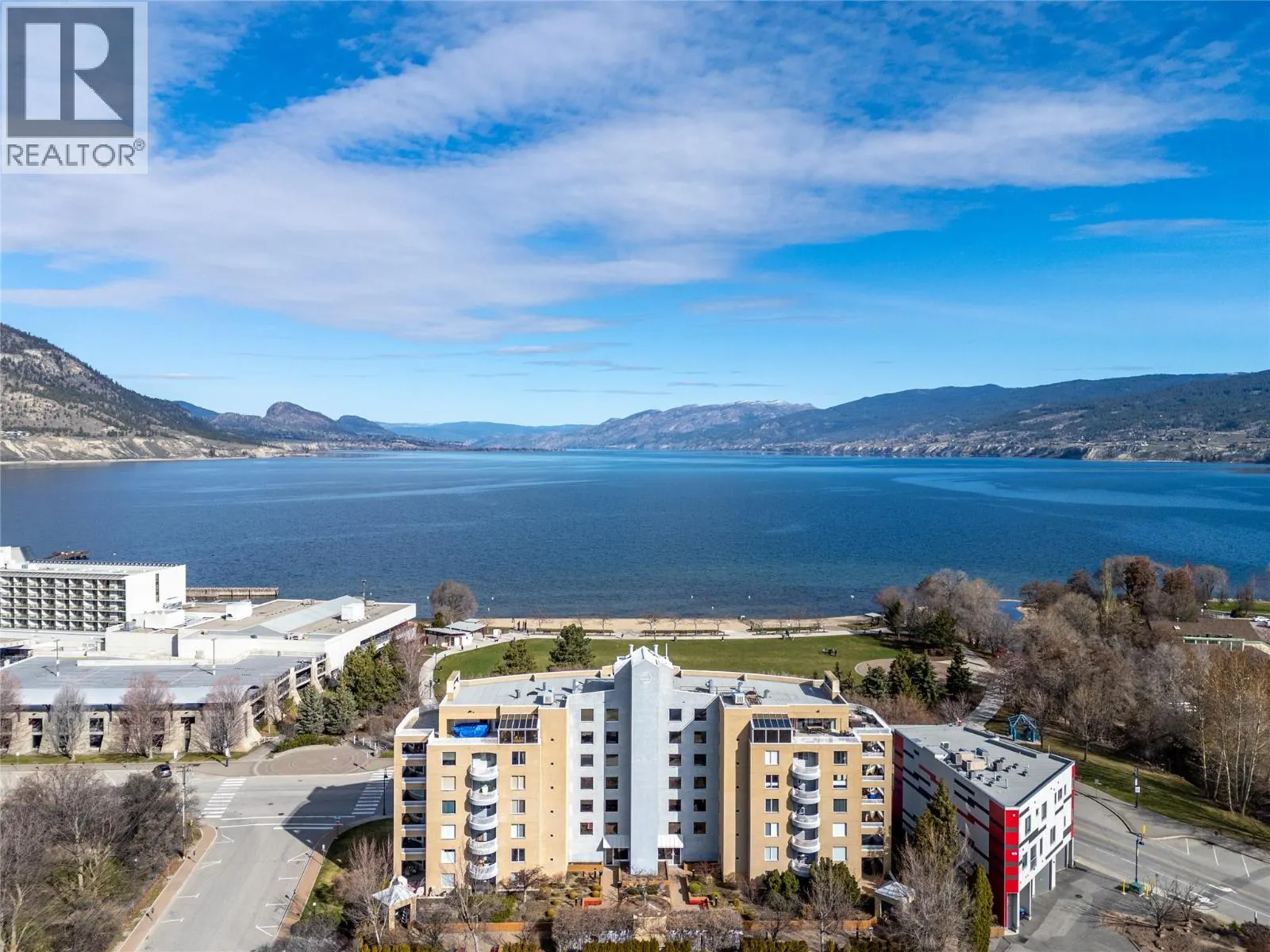 86 LAKESHORE Drive E Unit# 304
