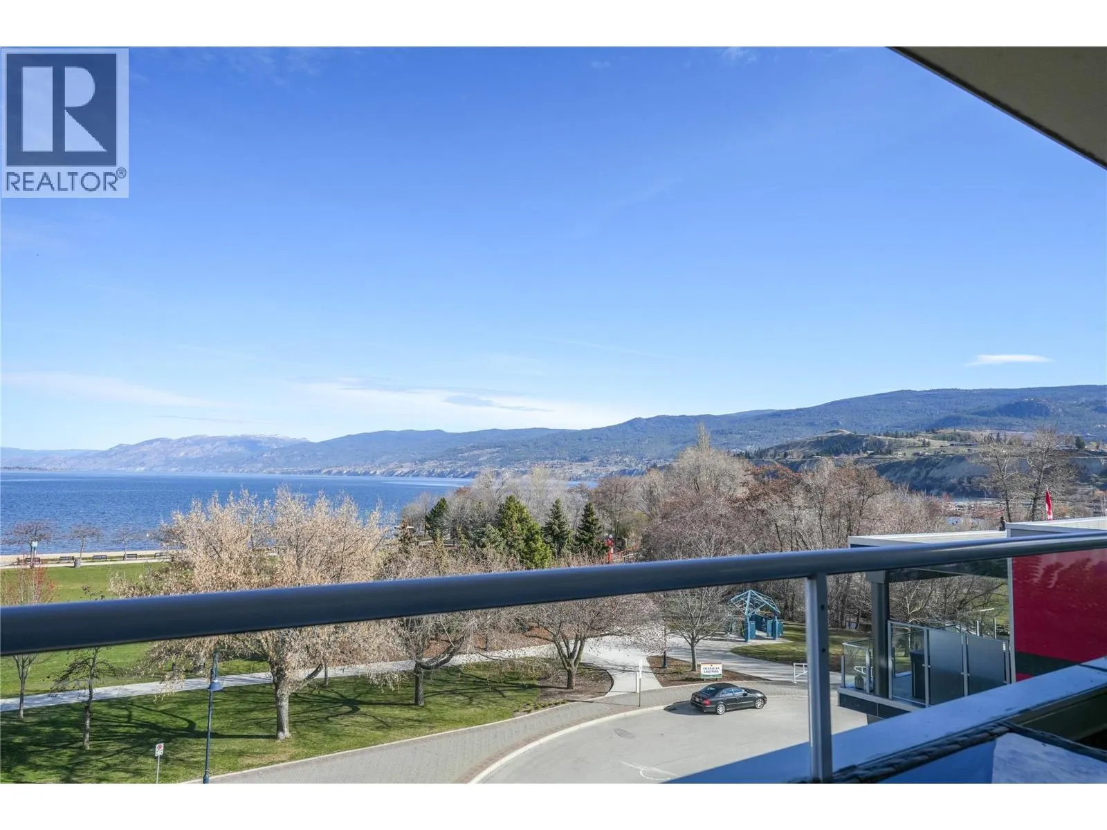86 LAKESHORE Drive E Unit# 304