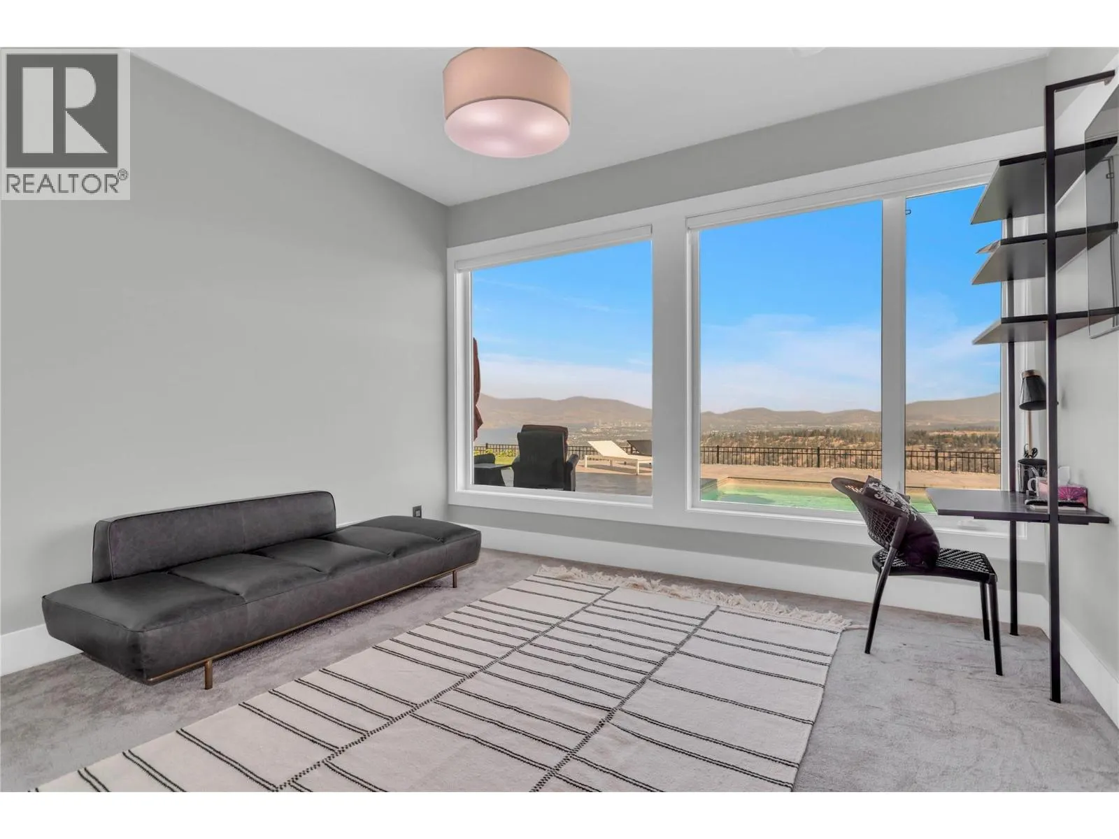 1050 Ledgeview Court