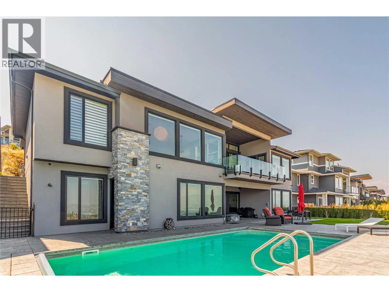 1050 Ledgeview Court