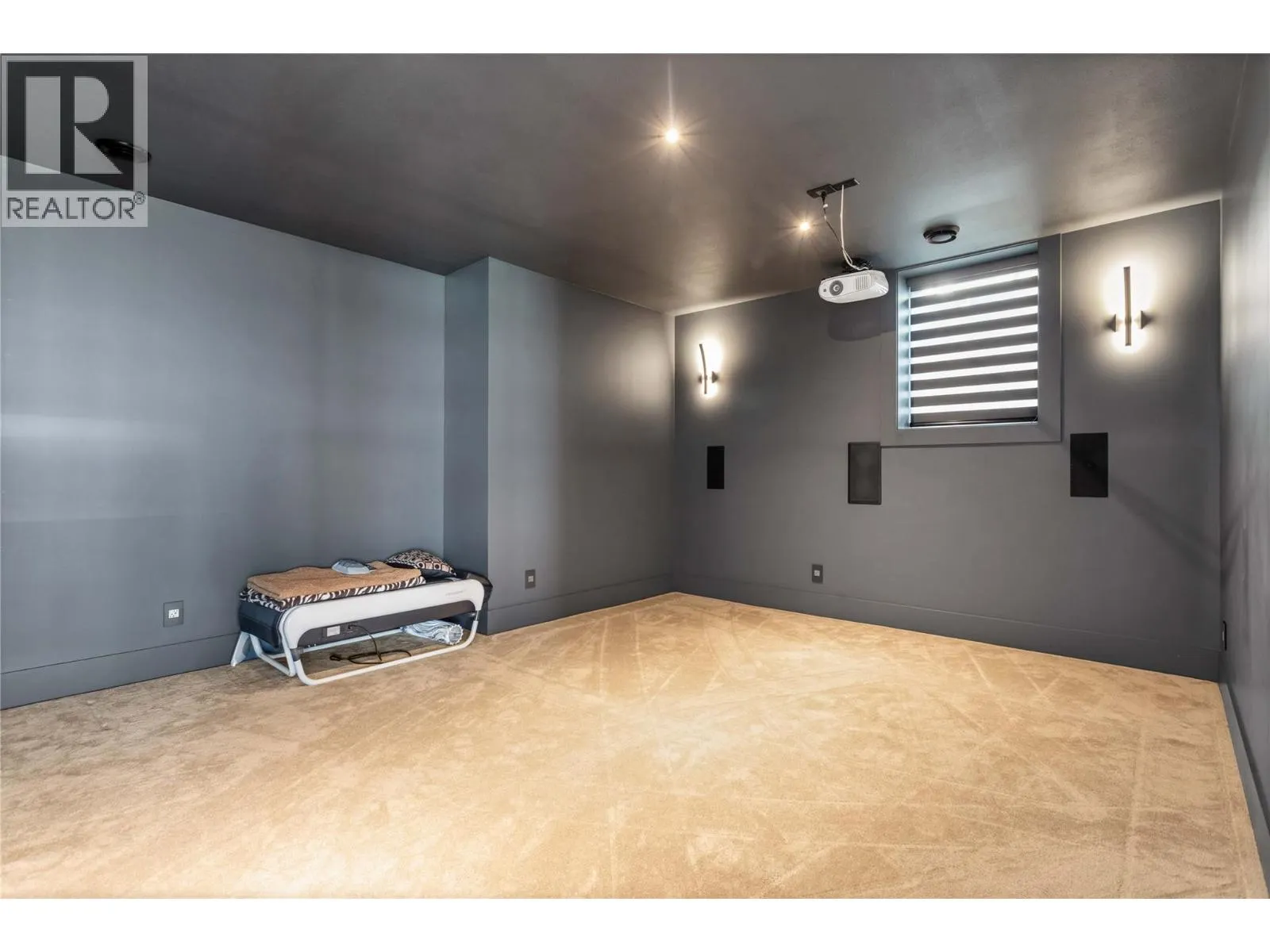 1050 Ledgeview Court