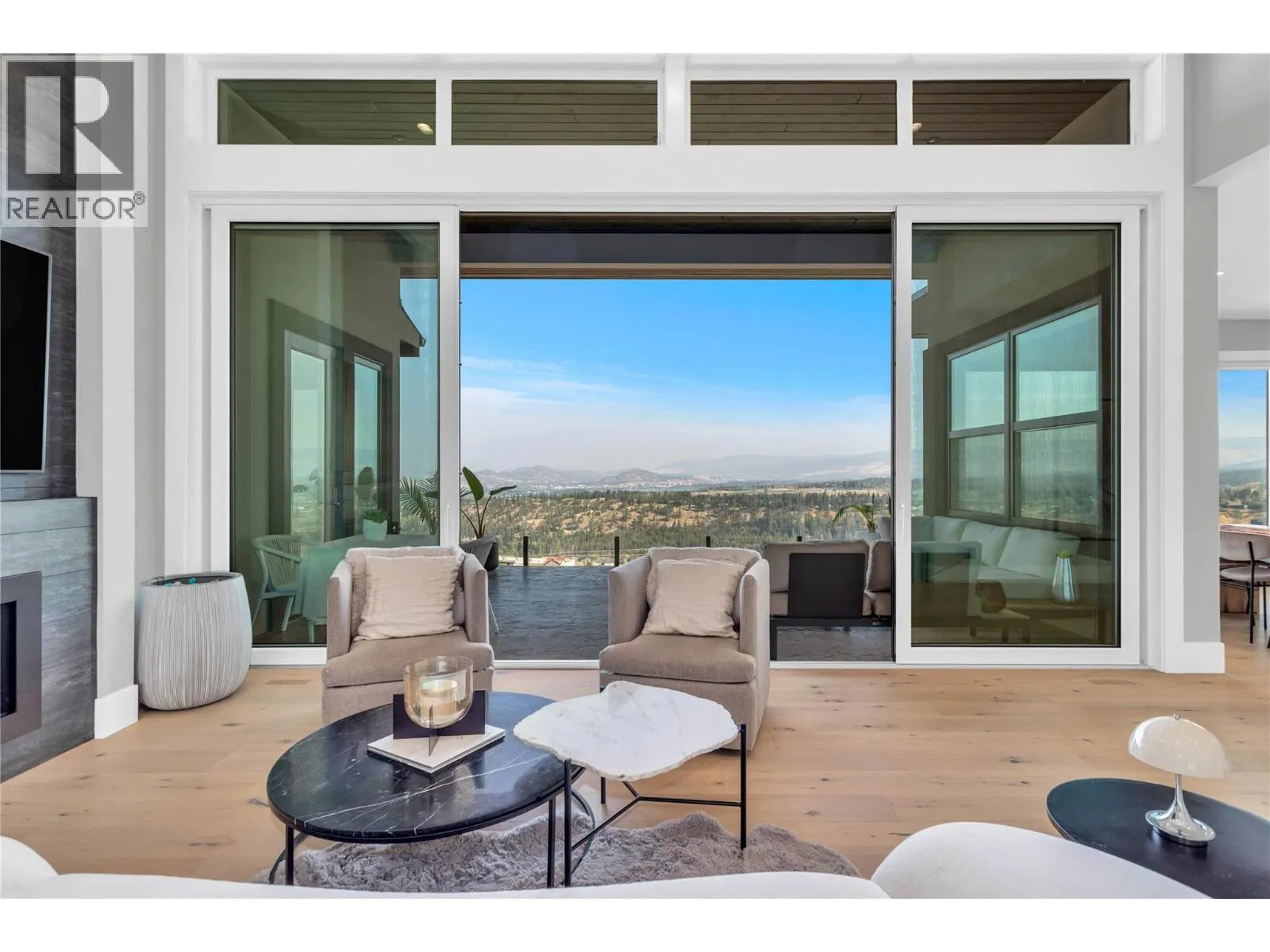 1050 Ledgeview Court