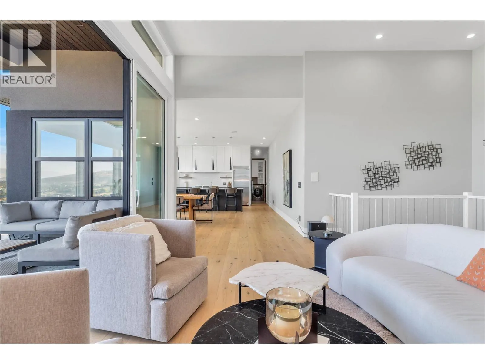 1050 Ledgeview Court