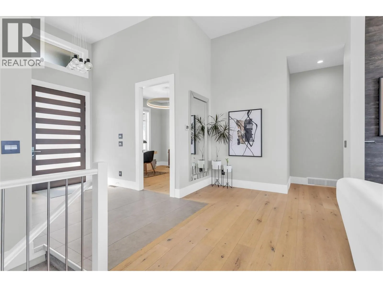 1050 Ledgeview Court