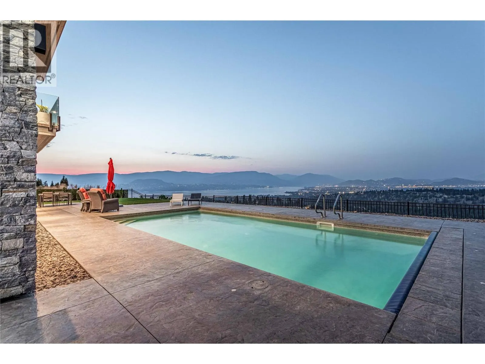 1050 Ledgeview Court