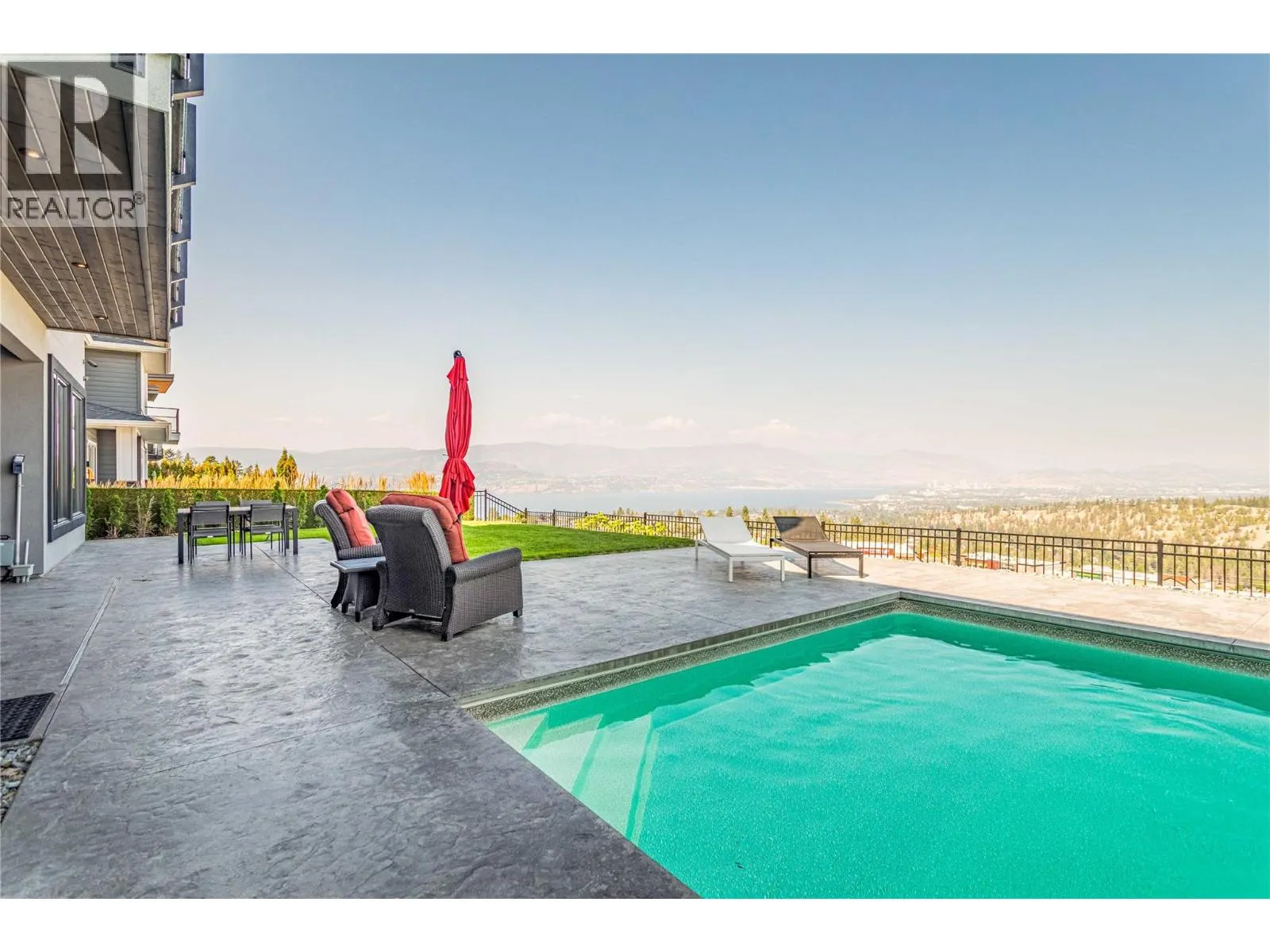 1050 Ledgeview Court