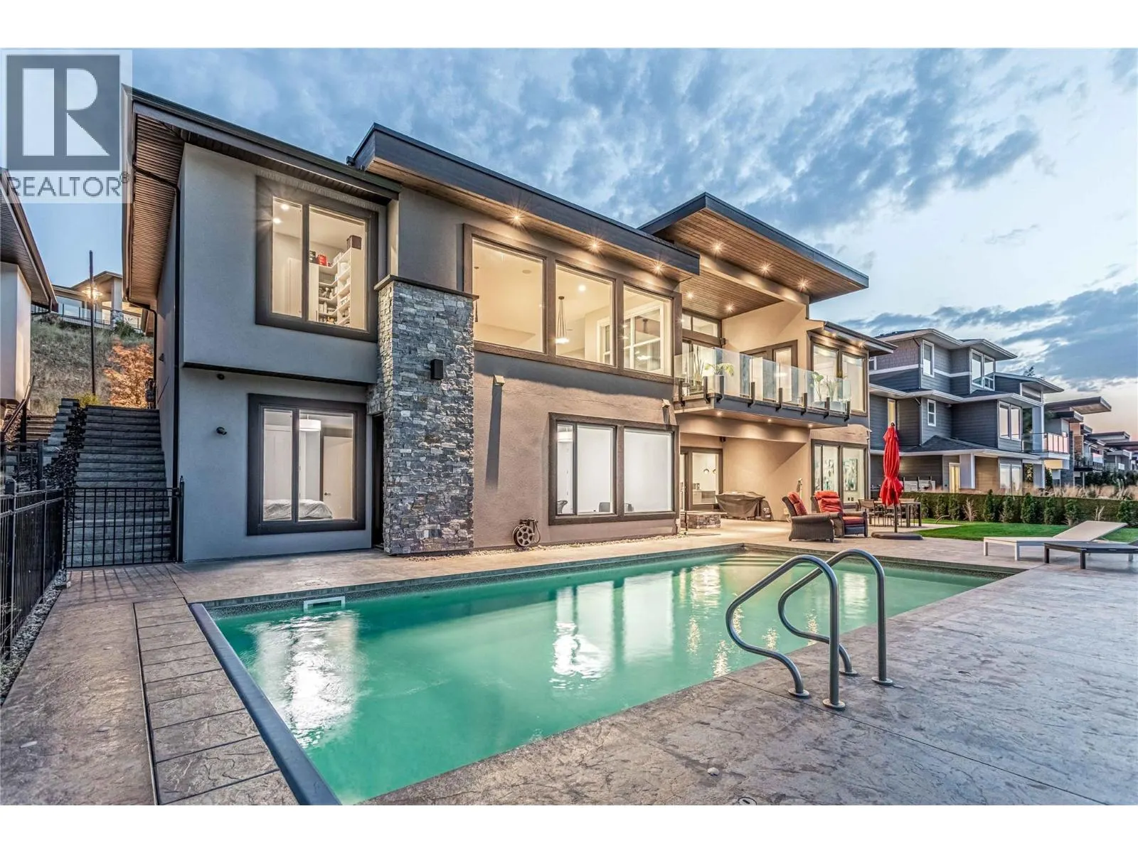1050 Ledgeview Court