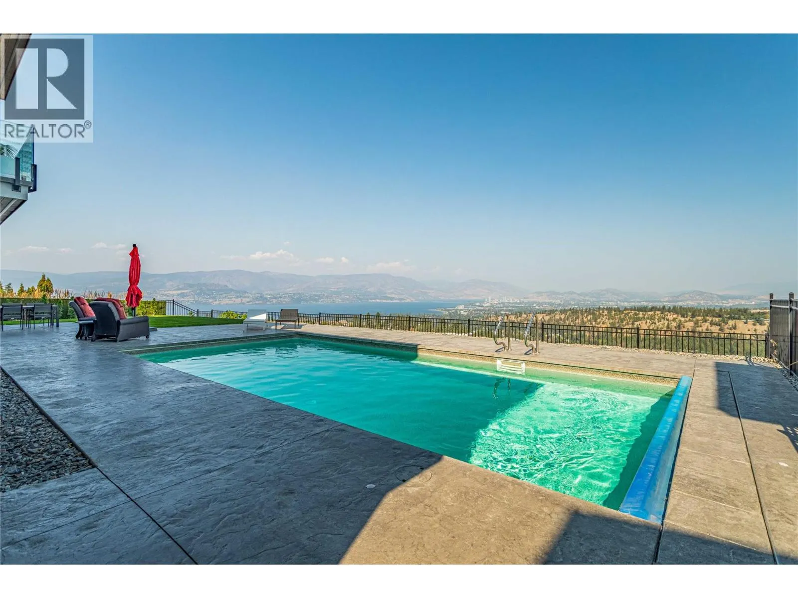 1050 Ledgeview Court