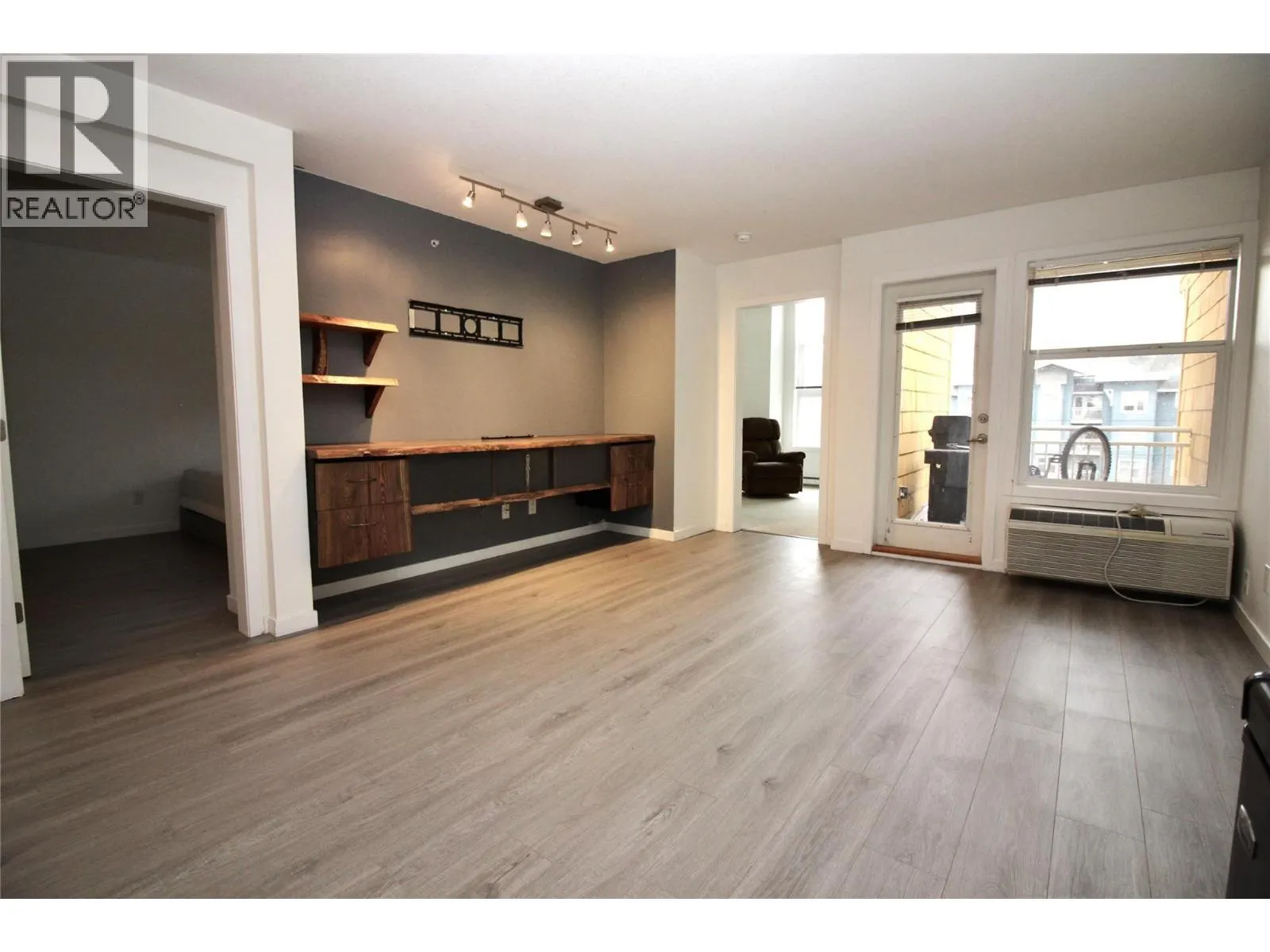 571 Yates Road Unit# 404