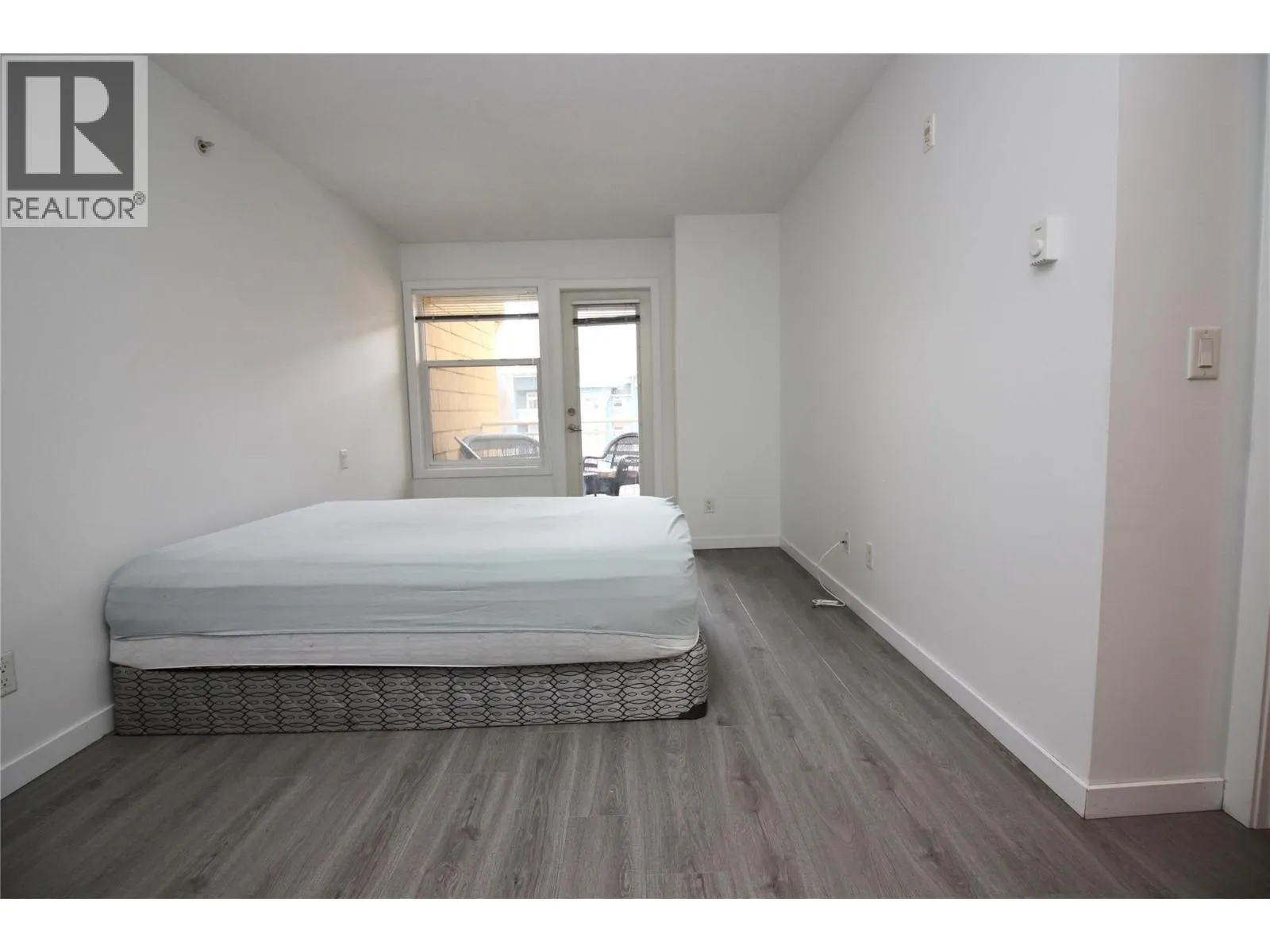 571 Yates Road Unit# 404