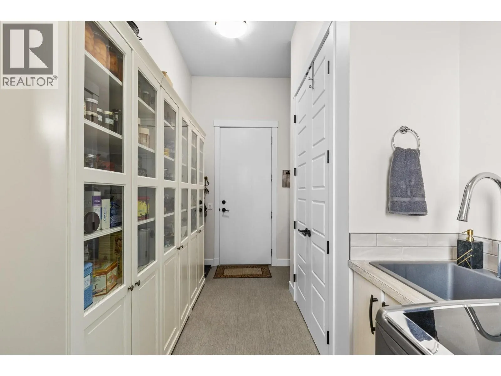 5056 Turtle Pond Place