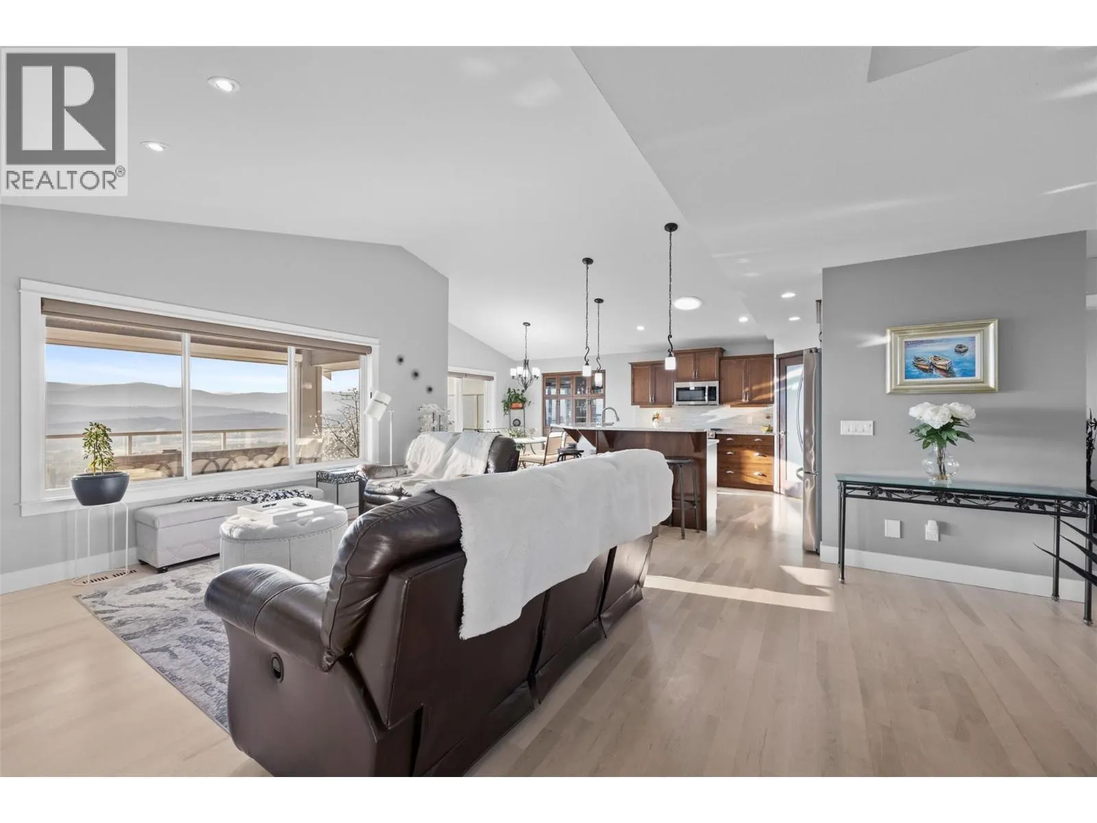 3728 Riviera Drive