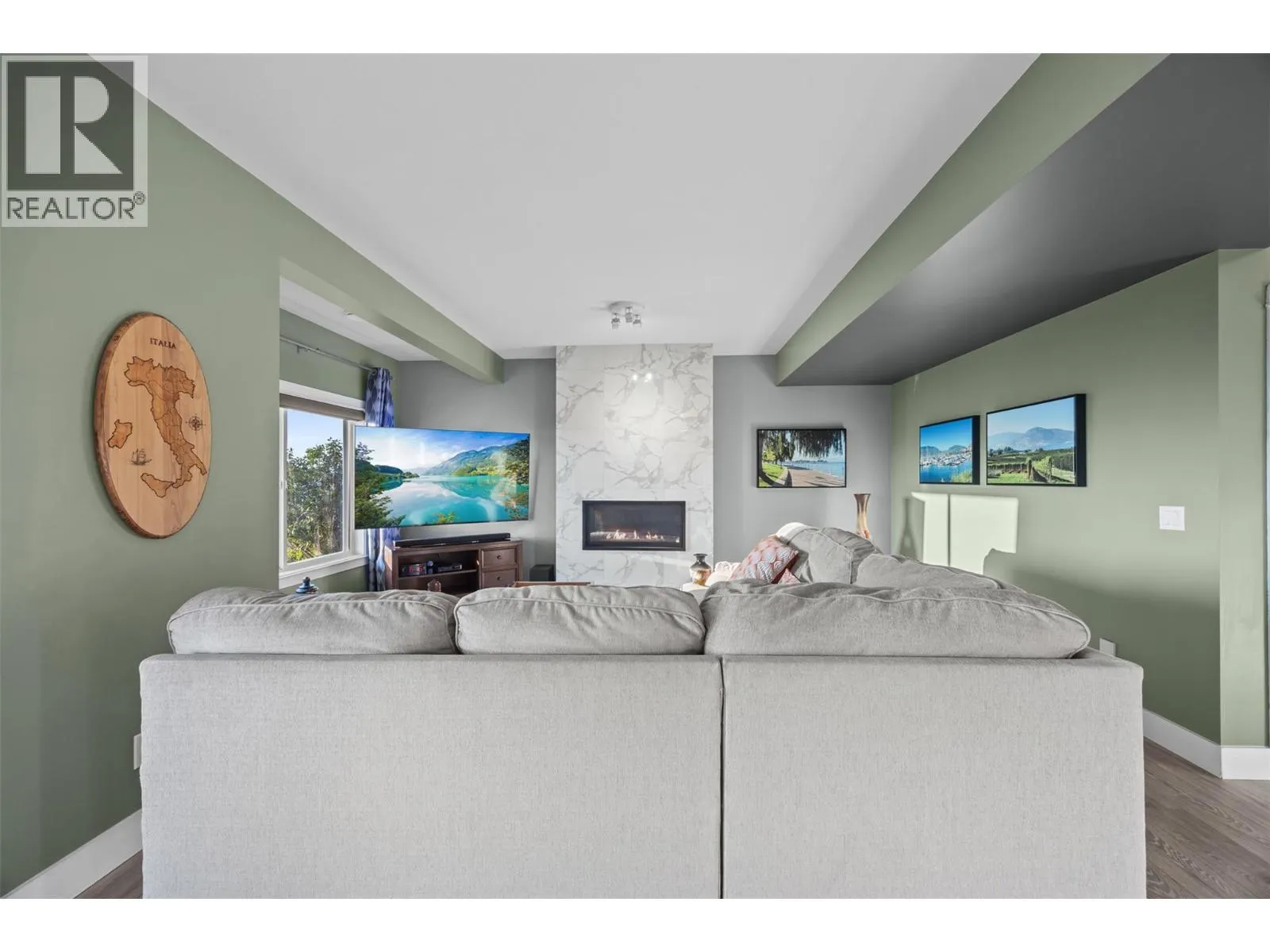 3728 Riviera Drive