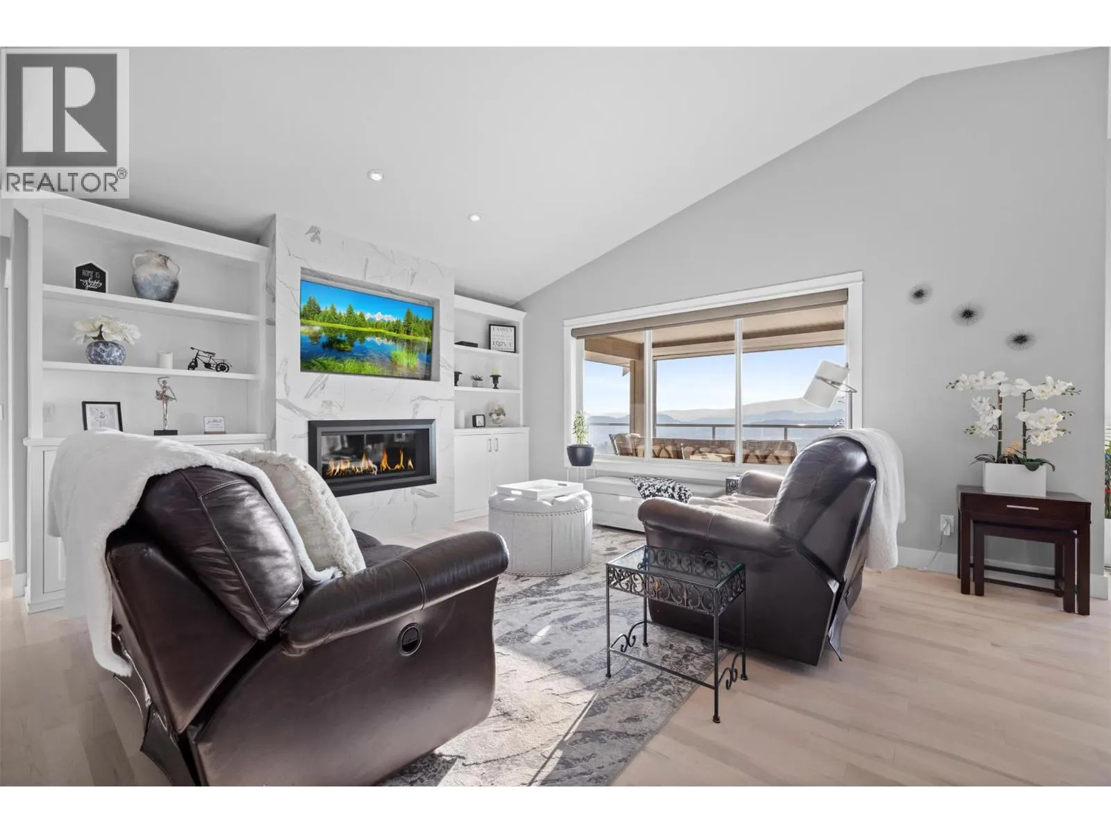 3728 Riviera Drive