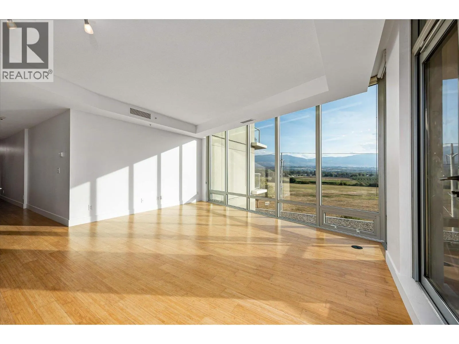 2040 Springfield Road Unit# 401