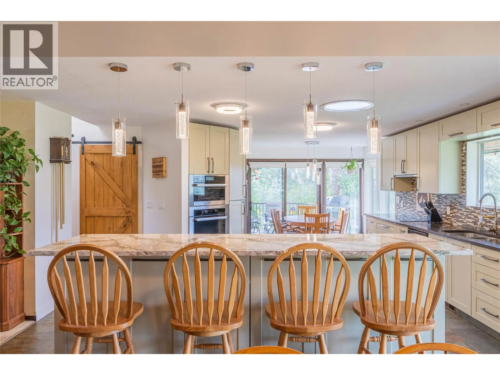 8548 YELLOWHEAD Highway