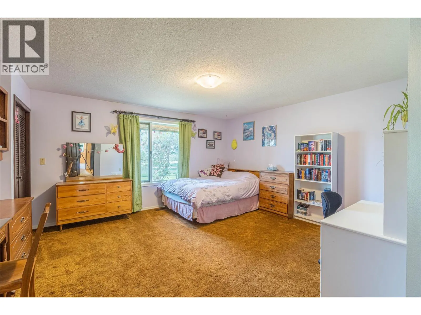 8548 YELLOWHEAD Highway