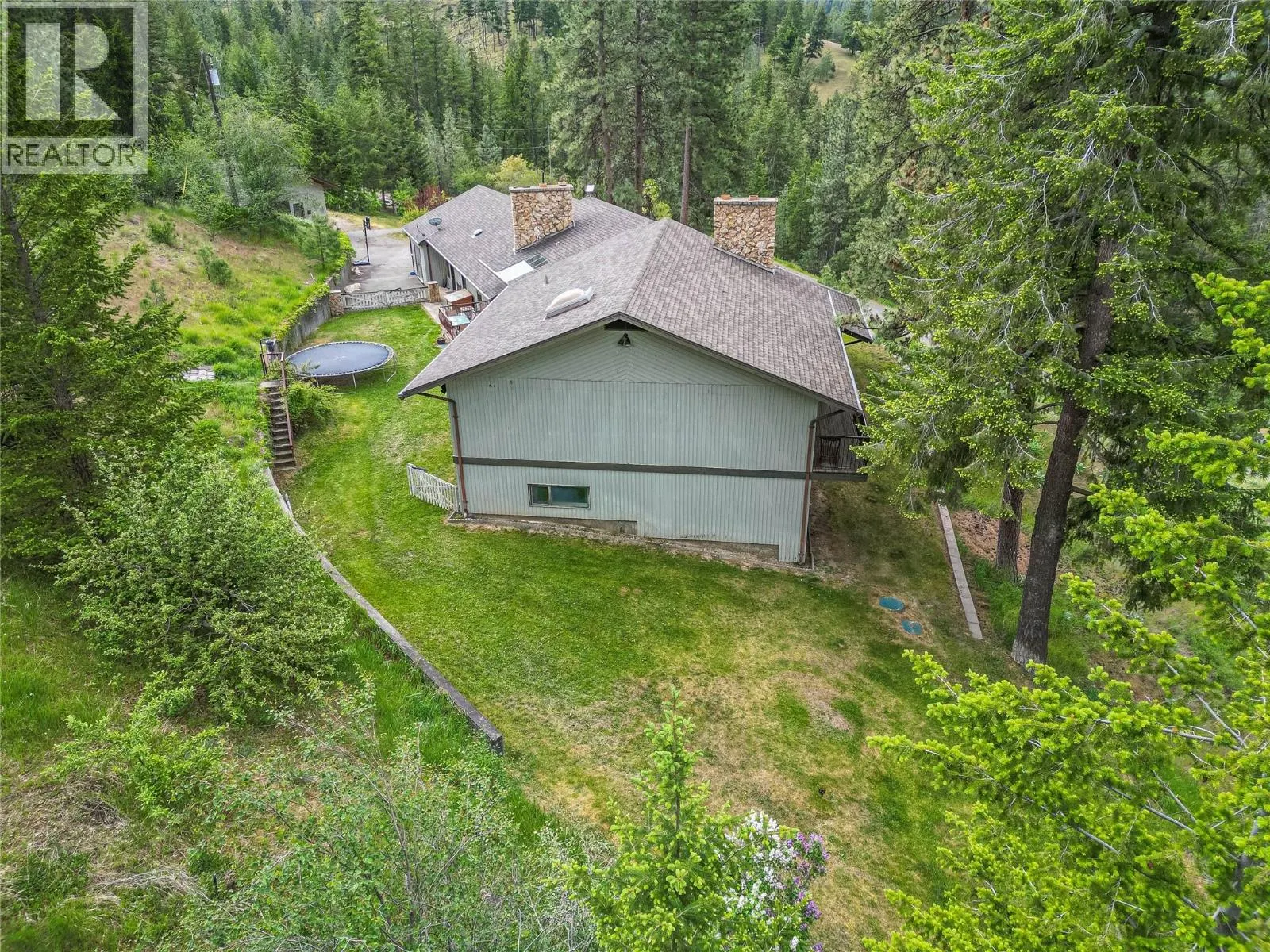 8548 YELLOWHEAD Highway