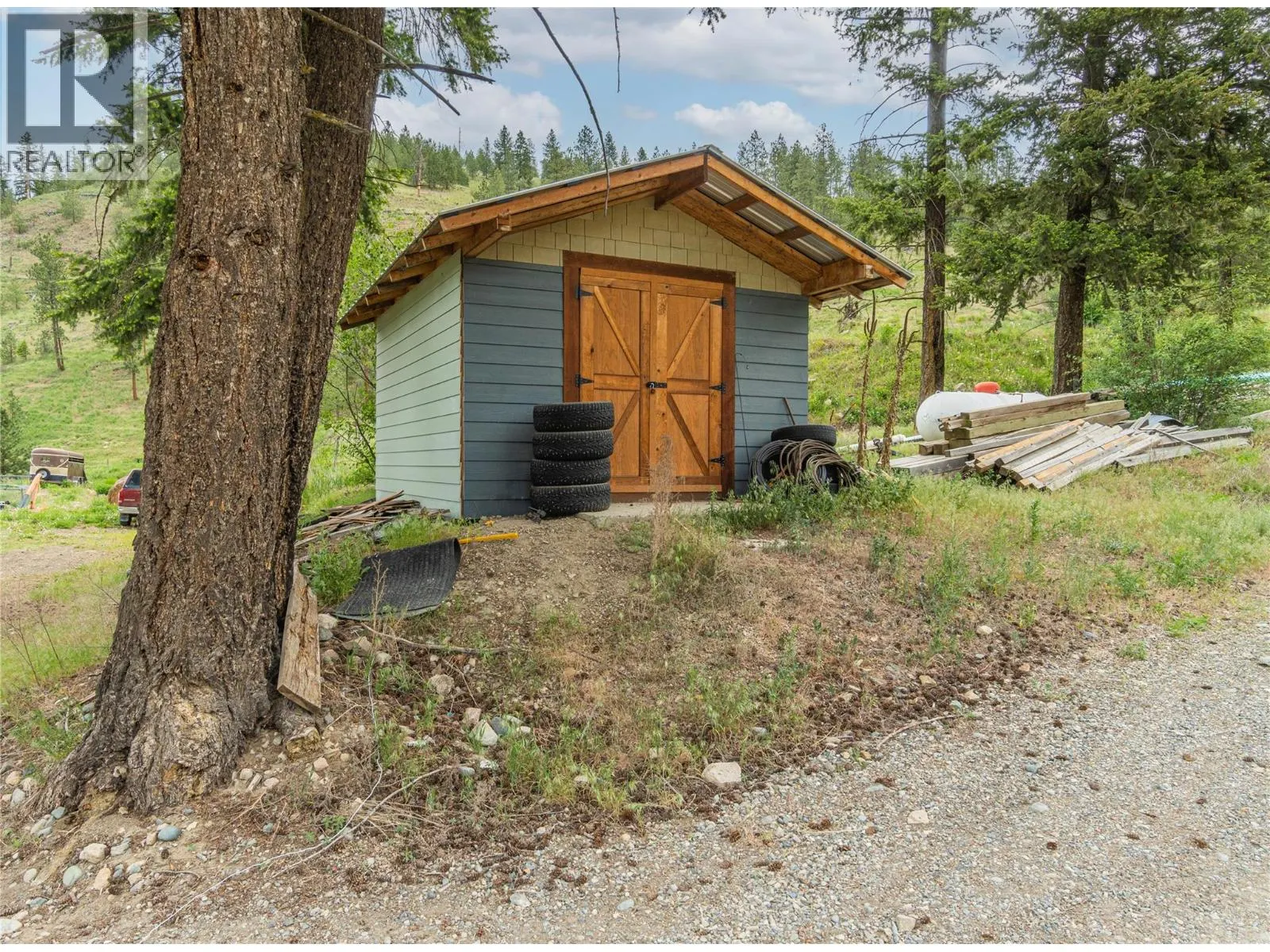 8548 YELLOWHEAD Highway