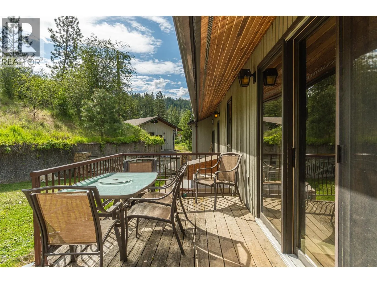 8548 YELLOWHEAD Highway