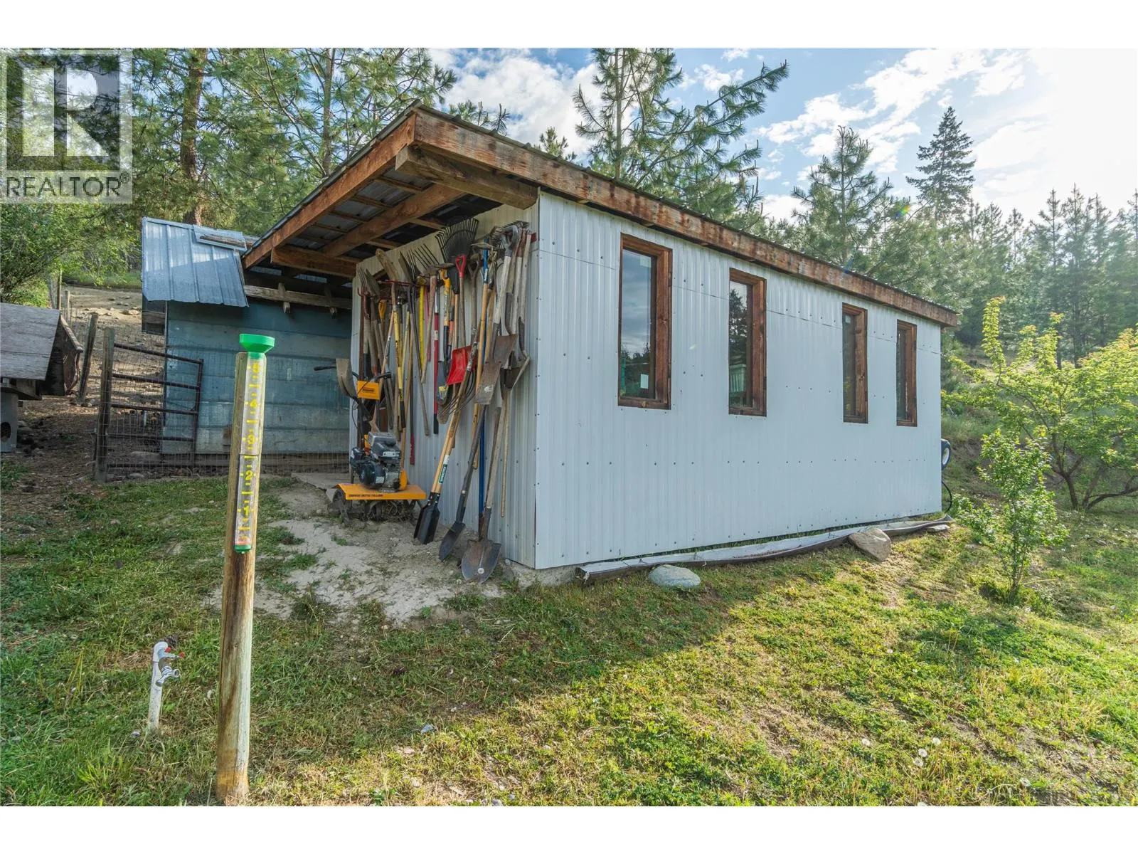 8548 YELLOWHEAD Highway