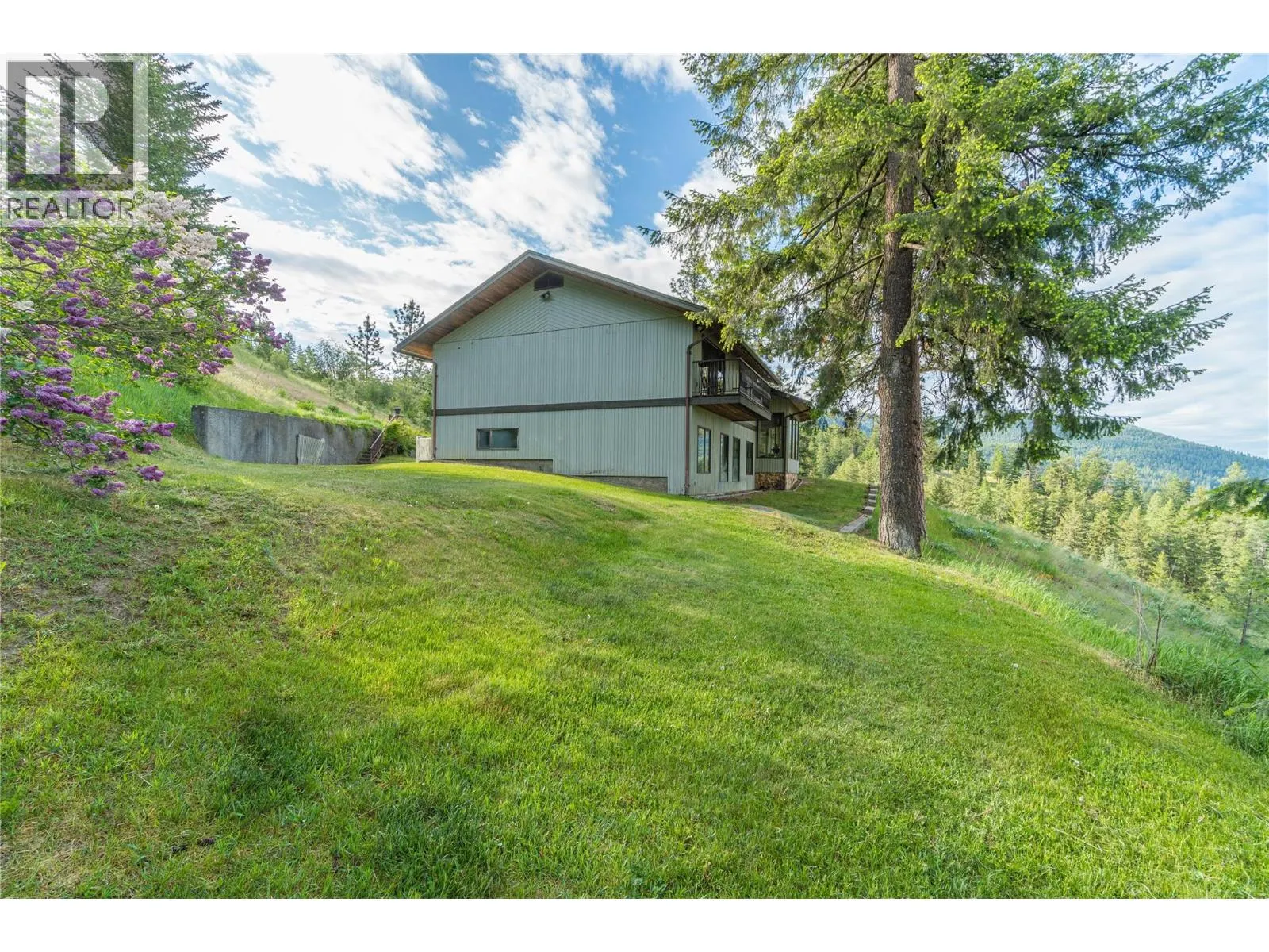 8548 YELLOWHEAD Highway