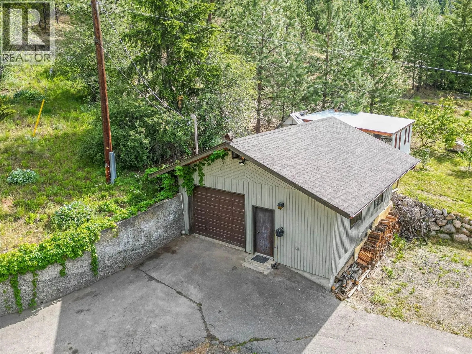 8548 YELLOWHEAD Highway