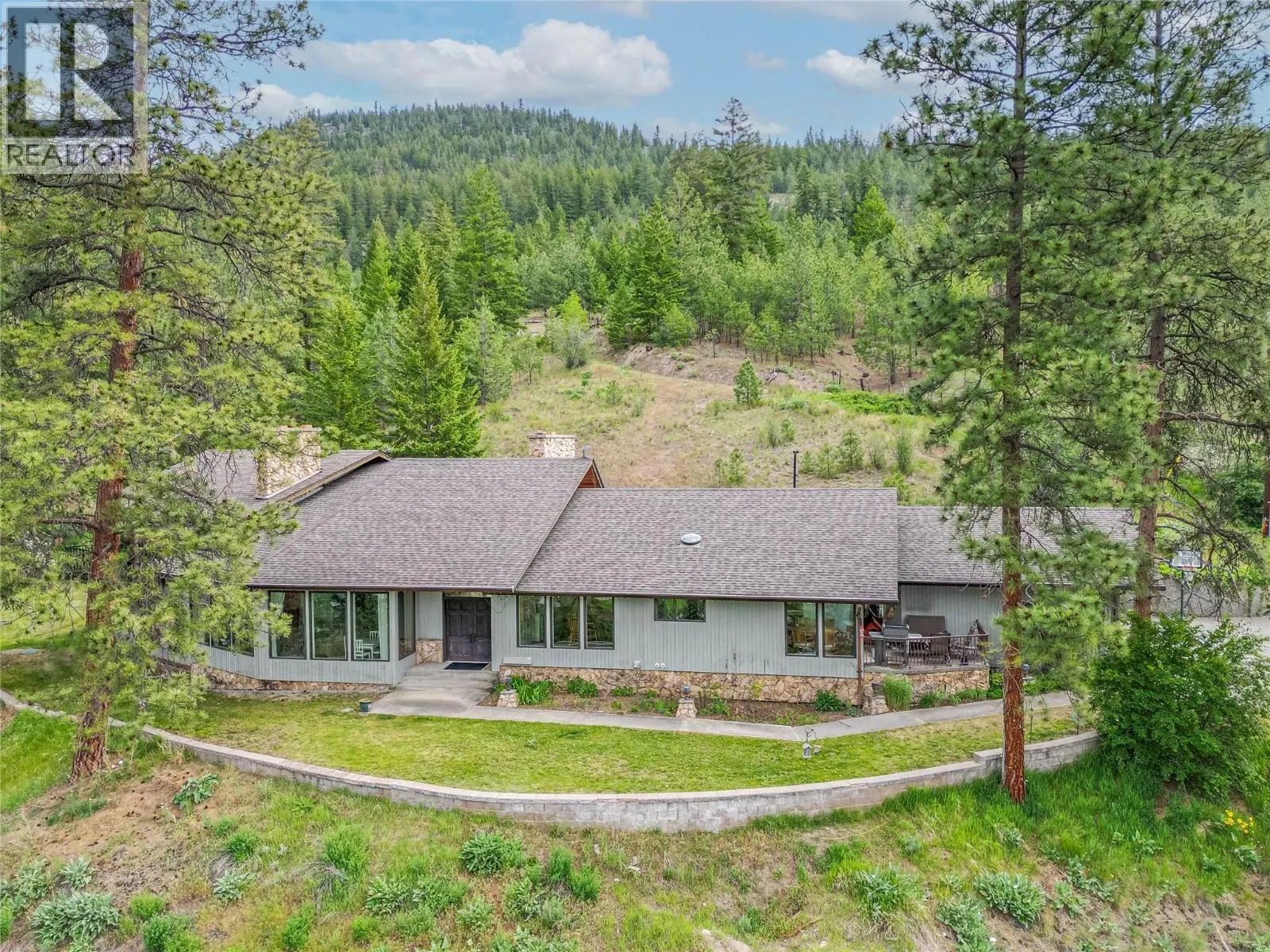 8548 YELLOWHEAD Highway