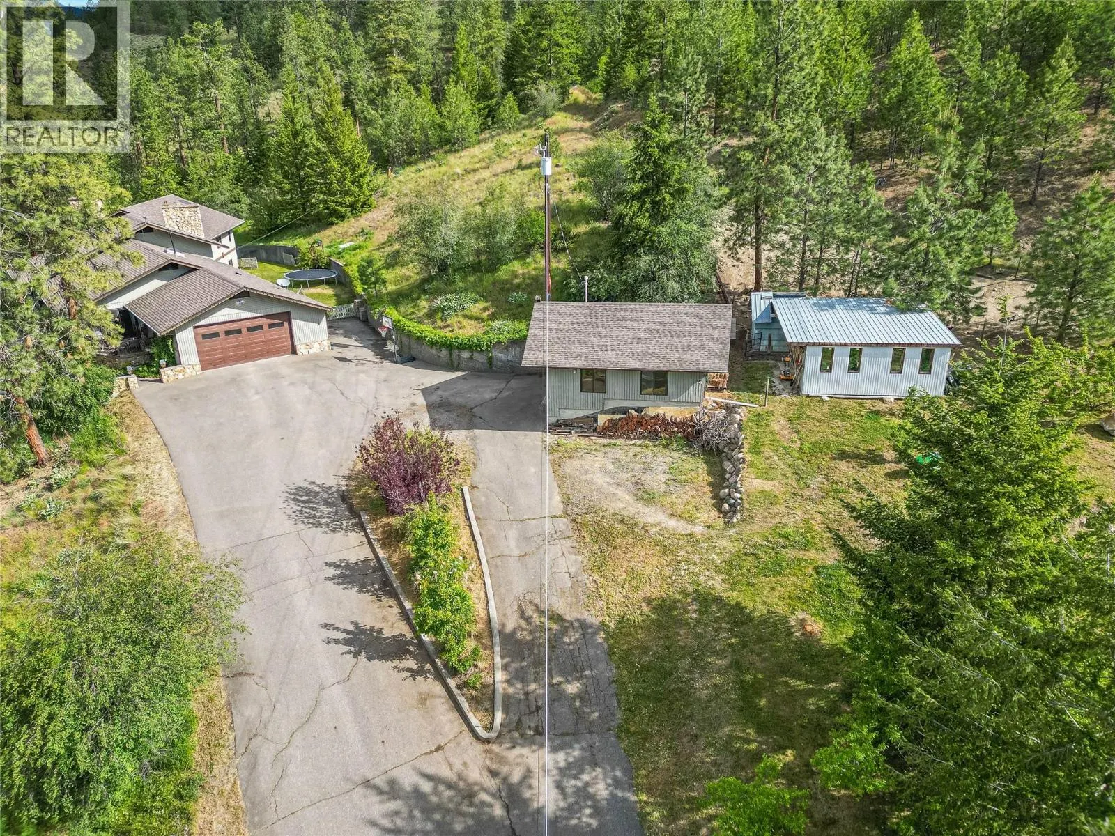 8548 YELLOWHEAD Highway