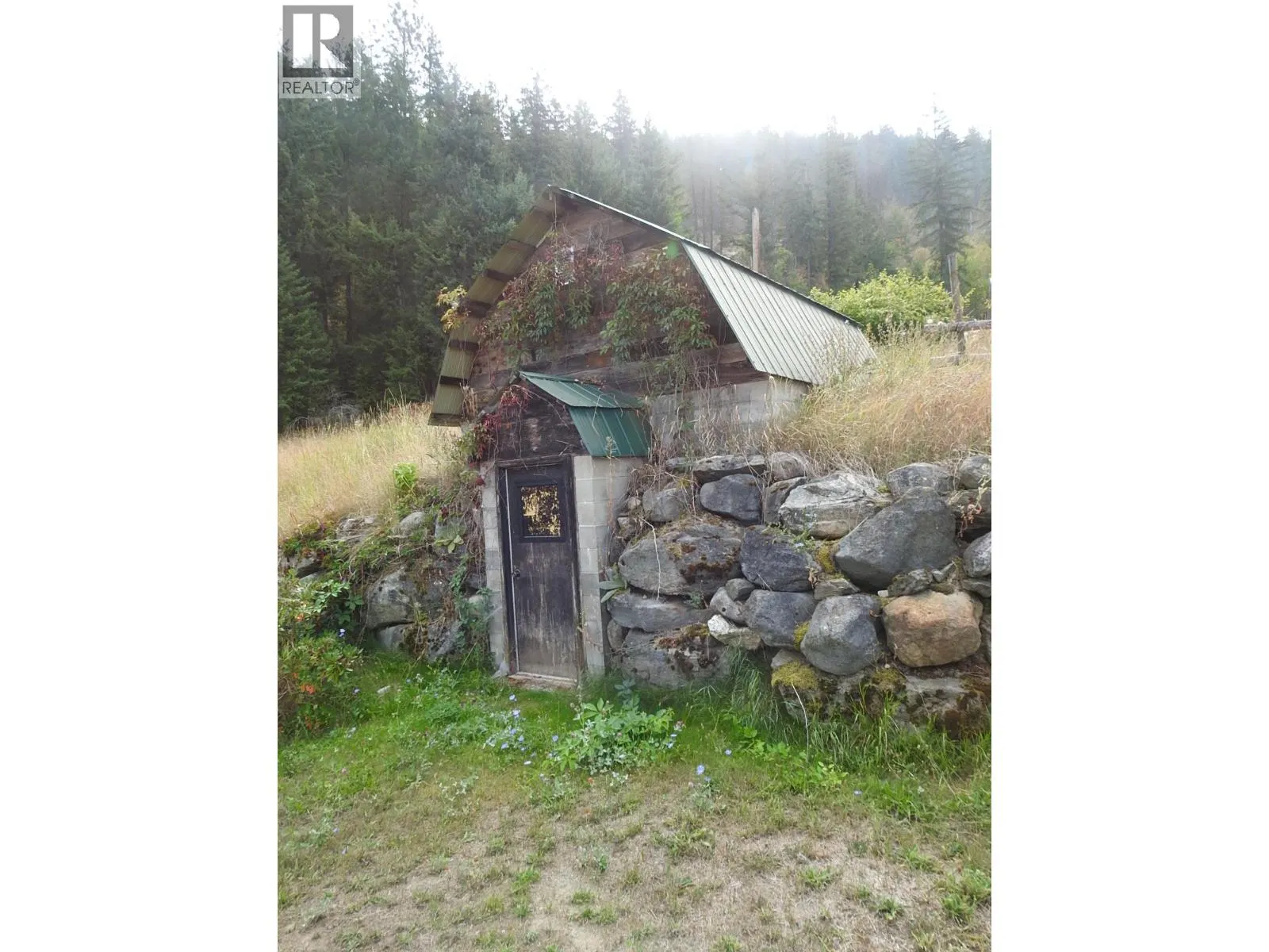 4596 Back Enderby Road