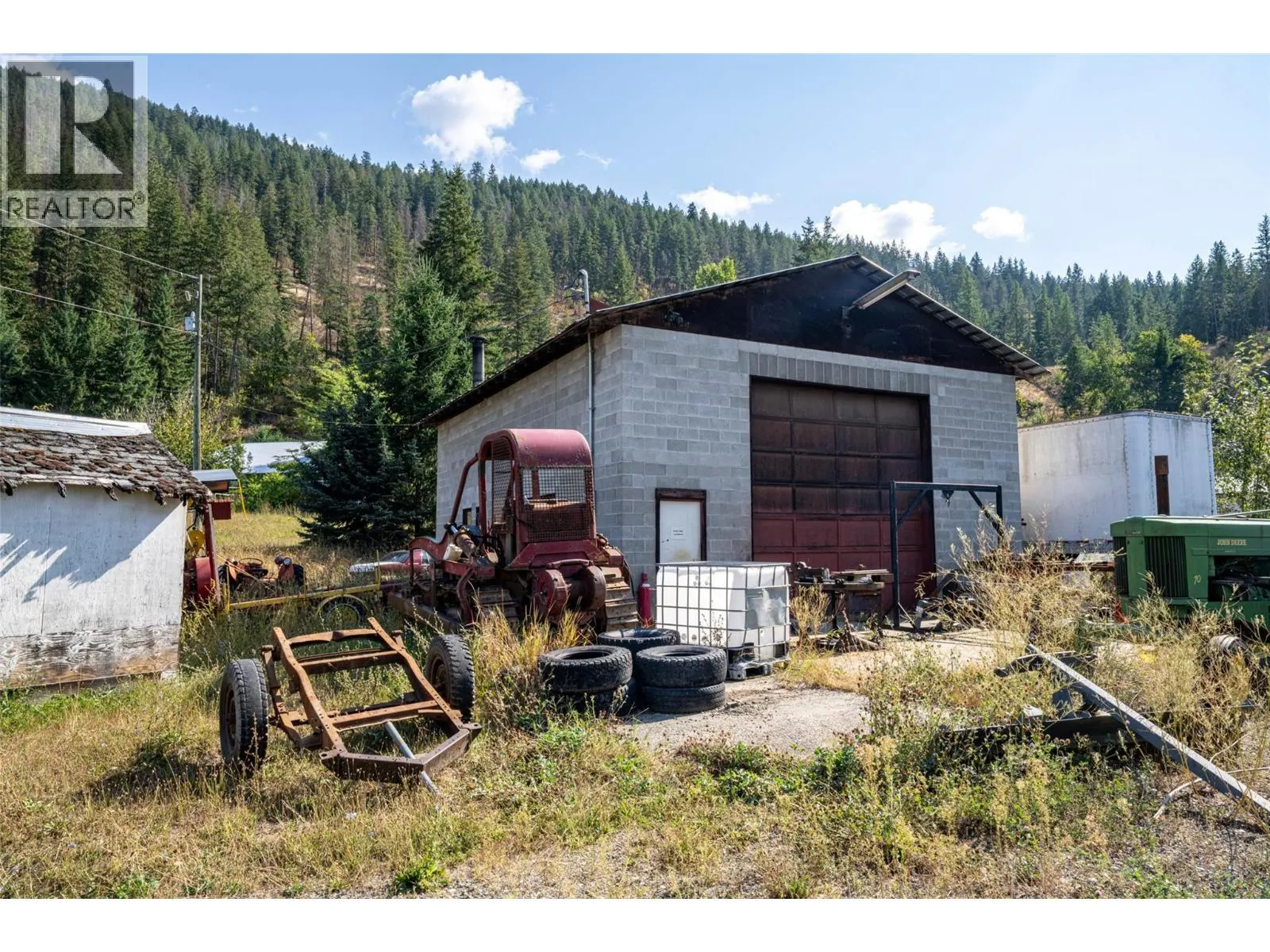 4596 Back Enderby Road