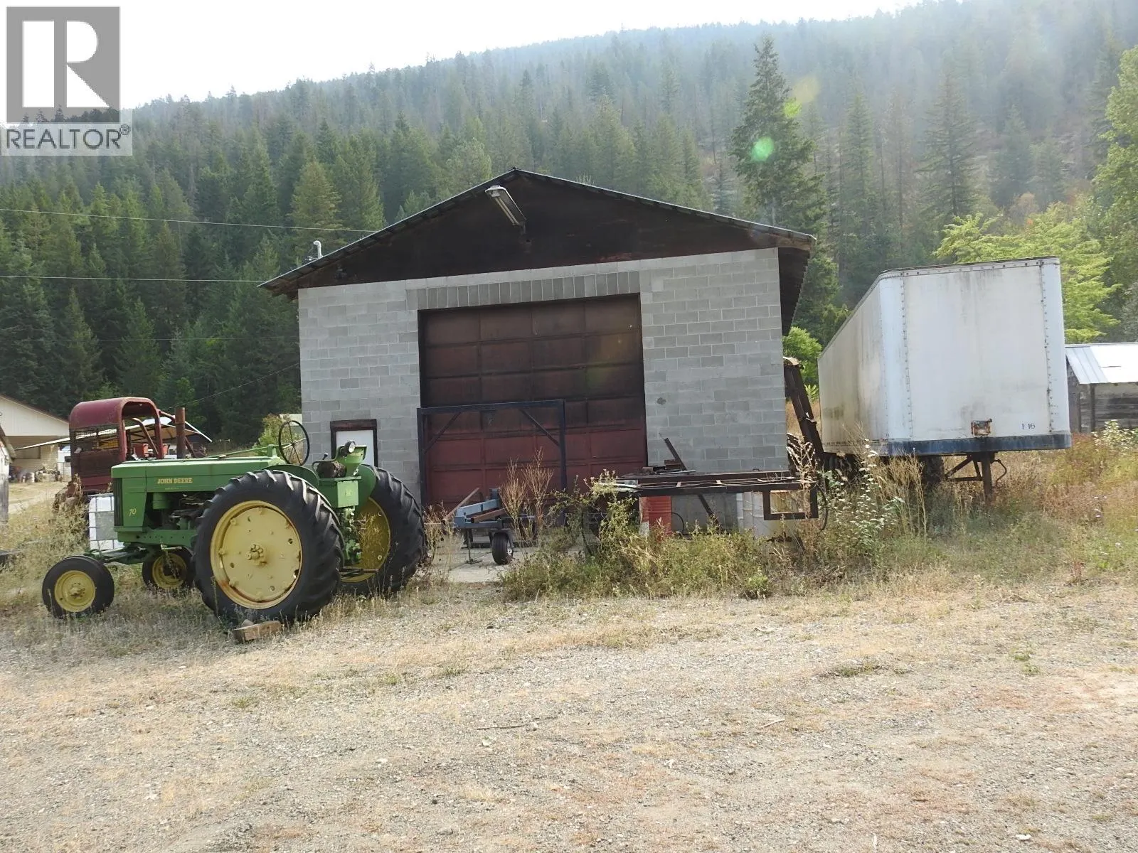 4596 Back Enderby Road