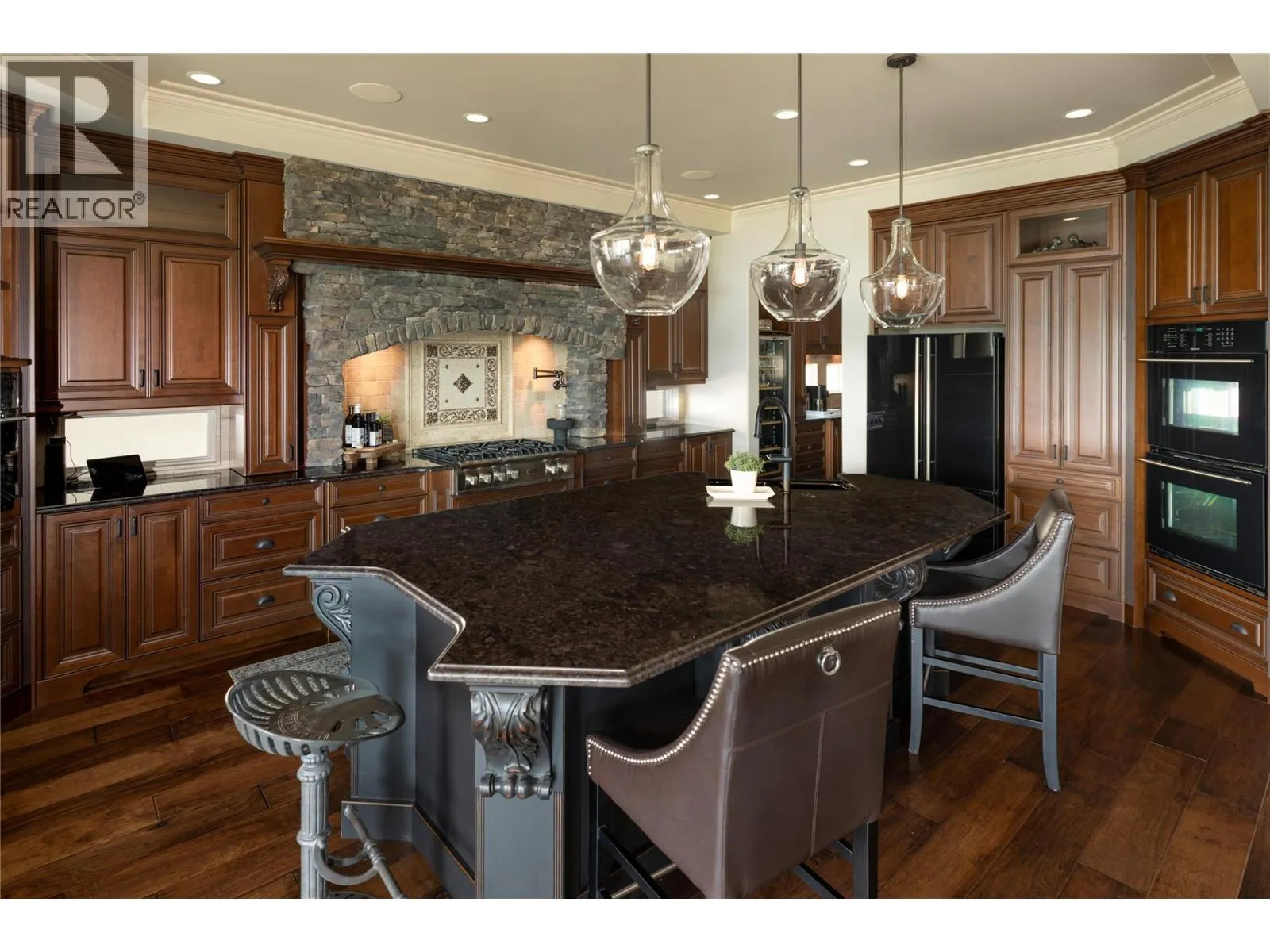 710 ARBOR VIEW Drive
