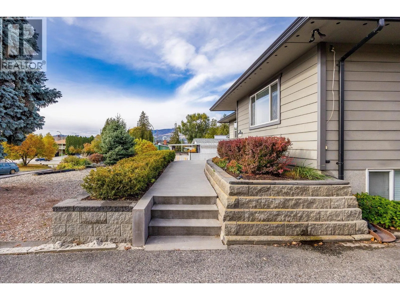 1508 Pinehurst Crescent