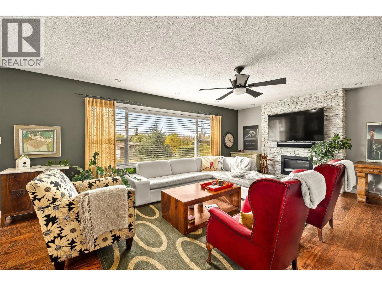 1508 Pinehurst Crescent