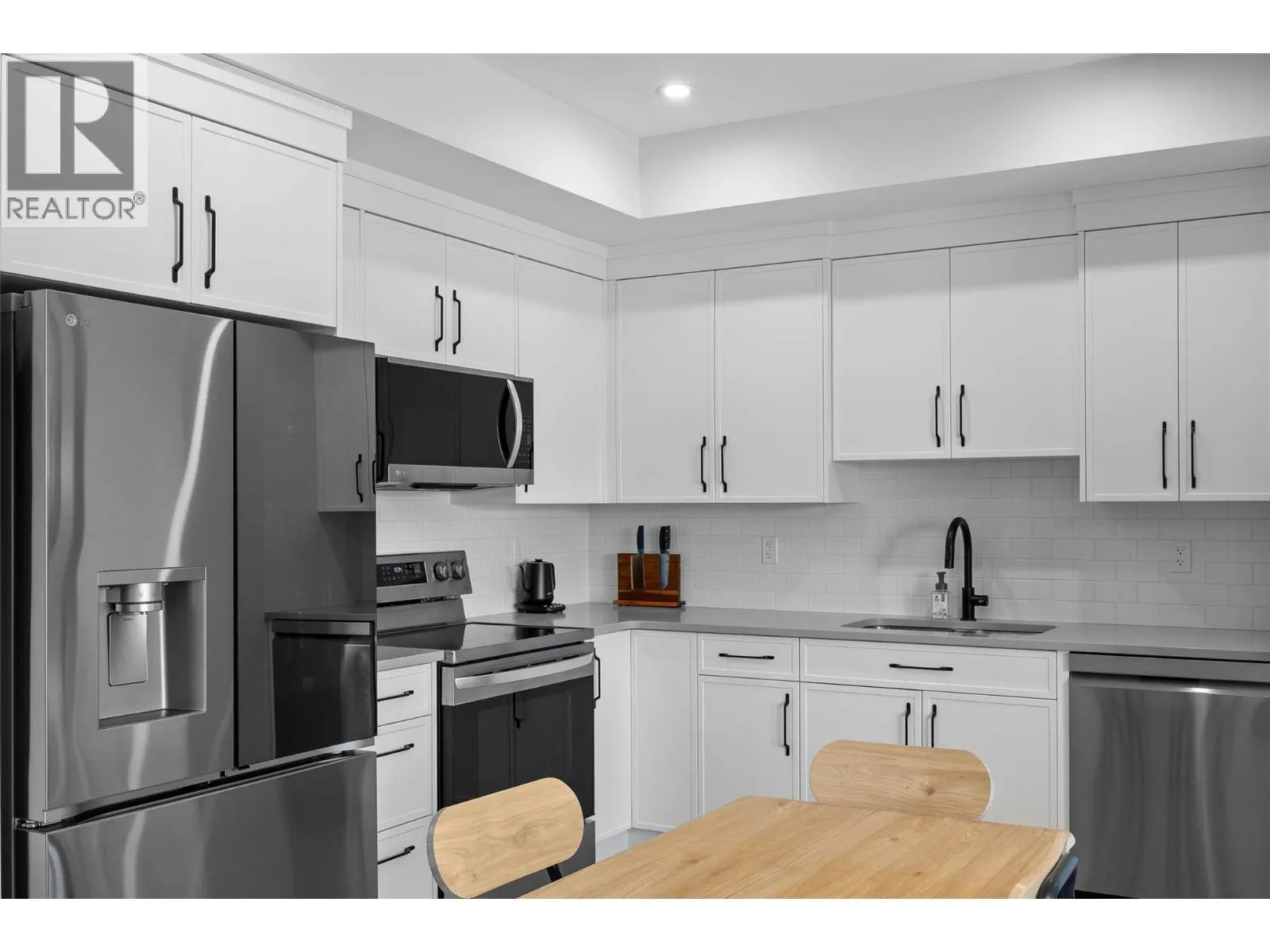 321 CENTRE Avenue Unit# 102