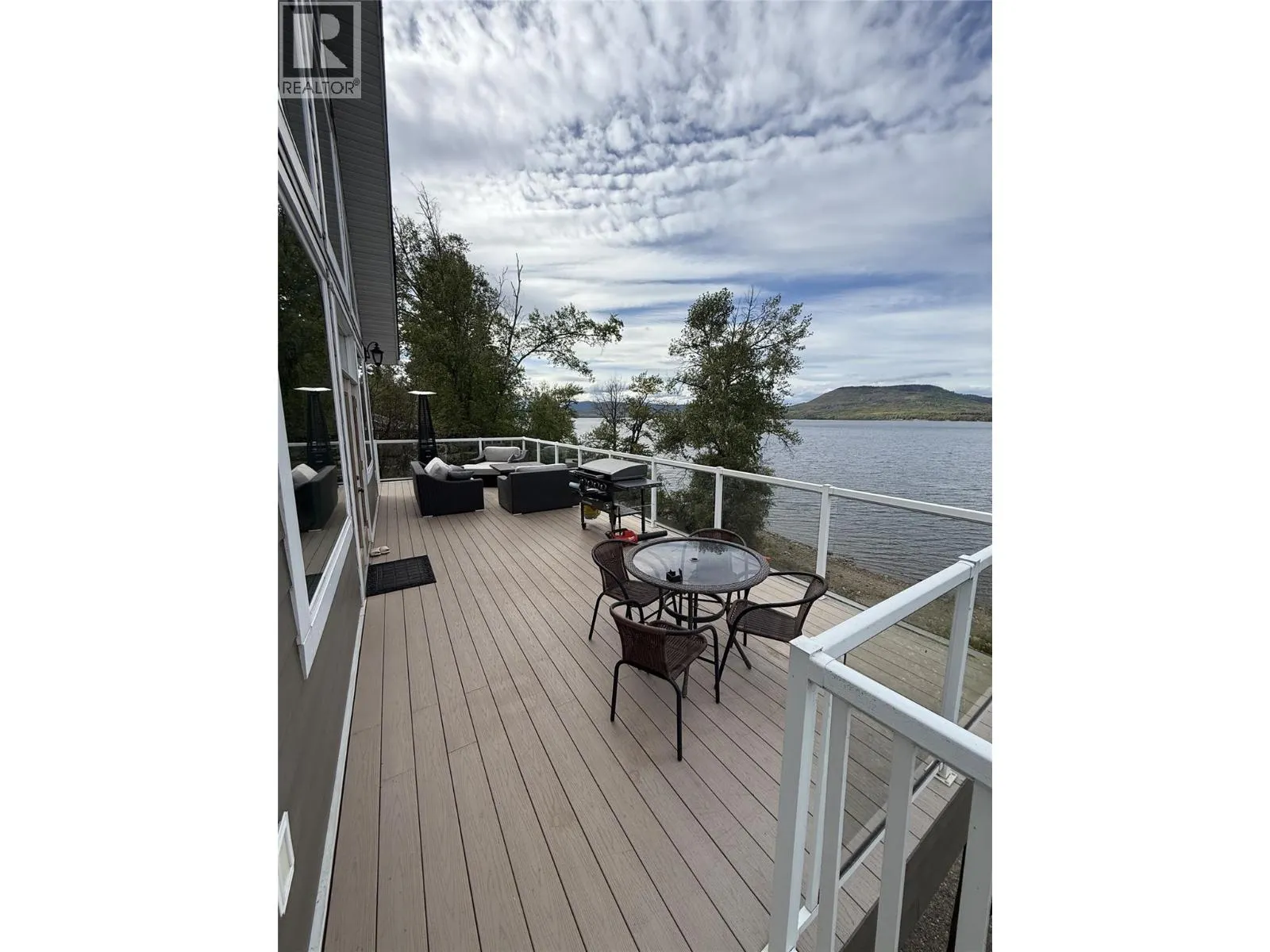 6986 South Moberly Lake Road