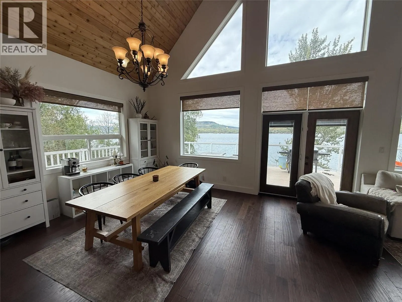 6986 South Moberly Lake Road