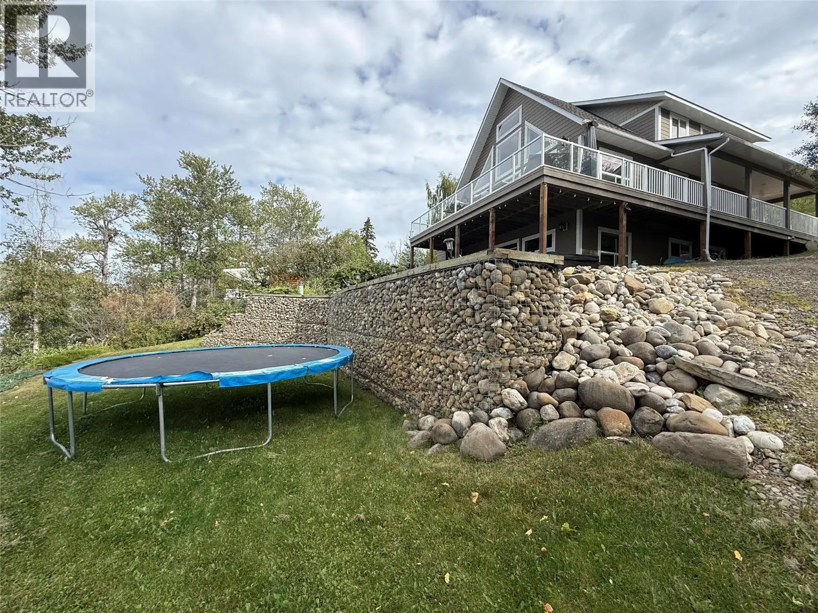 6986 South Moberly Lake Road
