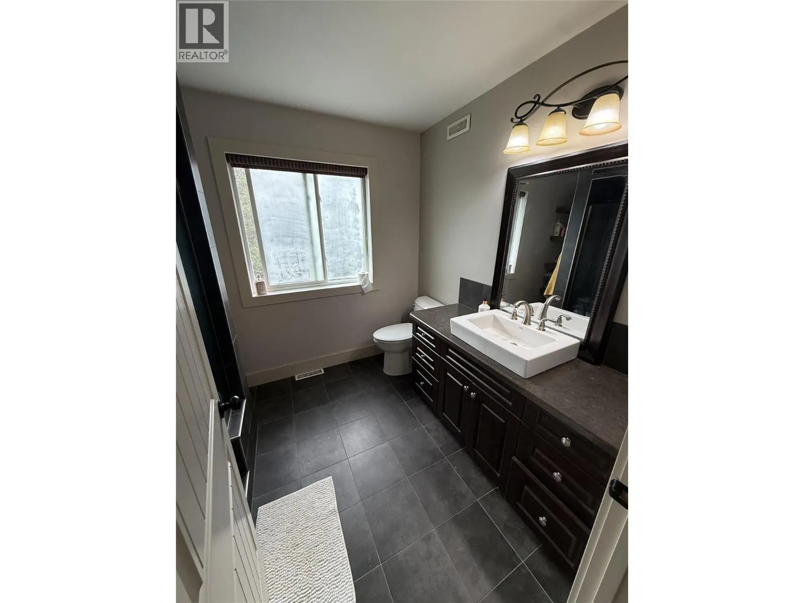 6986 South Moberly Lake Road