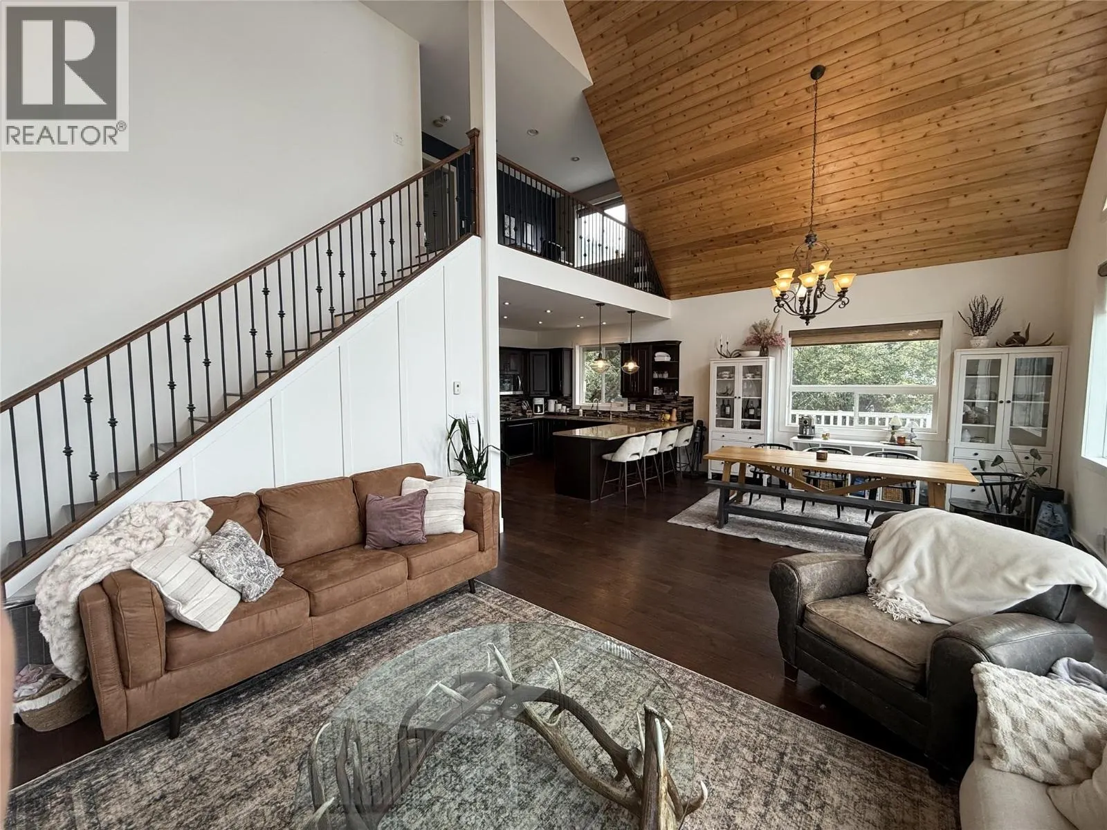 6986 South Moberly Lake Road
