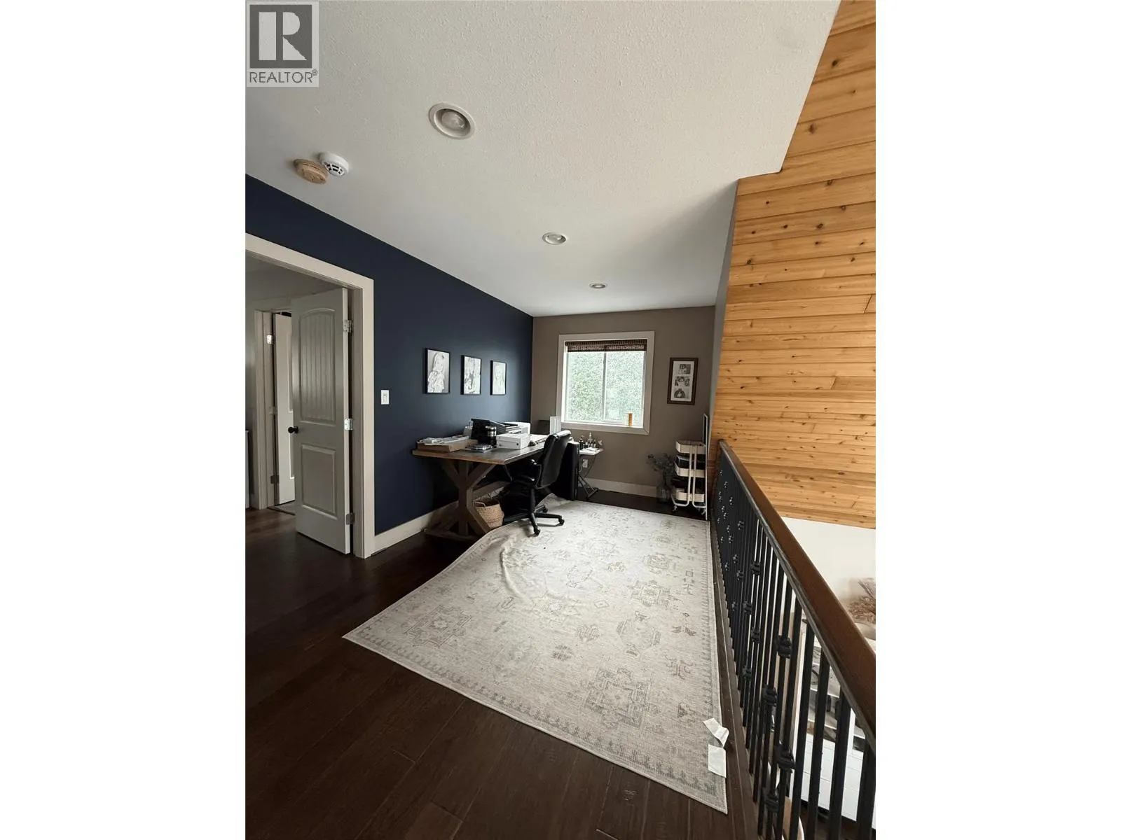 6986 South Moberly Lake Road