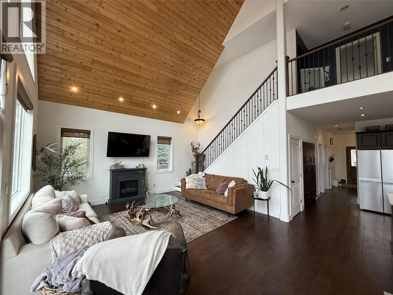 6986 South Moberly Lake Road