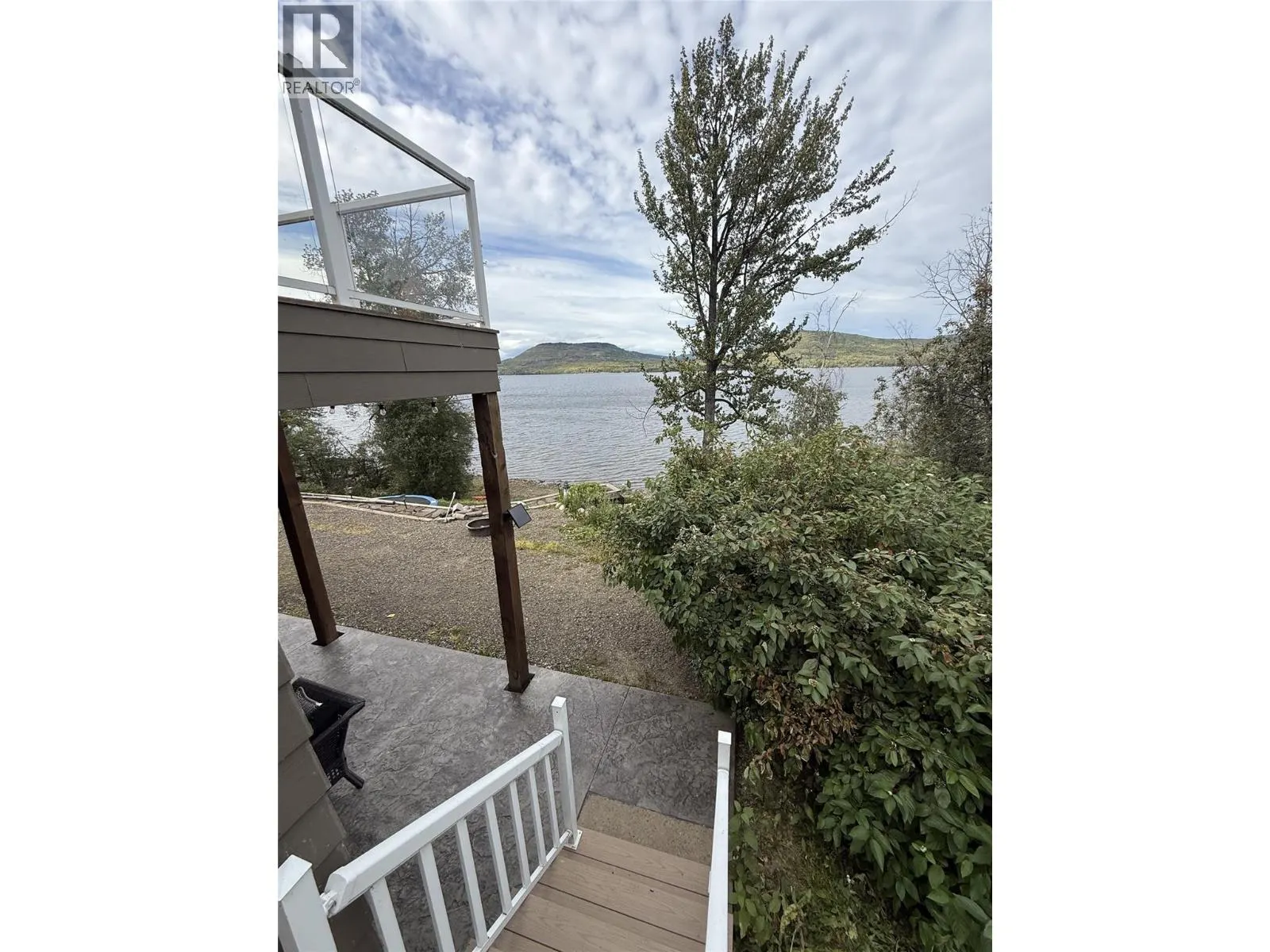 6986 South Moberly Lake Road