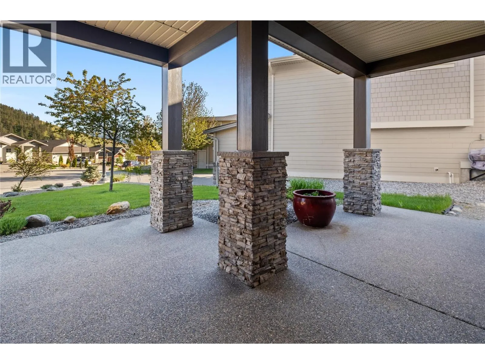 1852 Split Rail Place