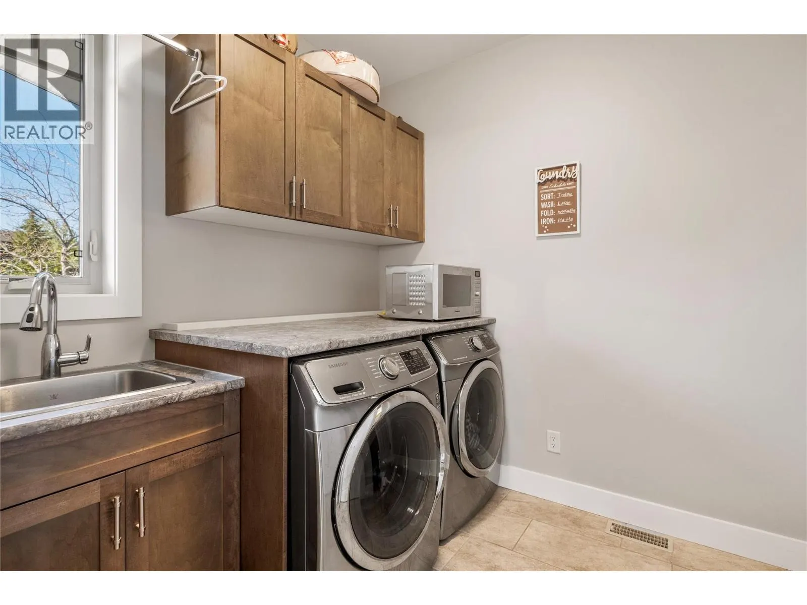 1852 Split Rail Place