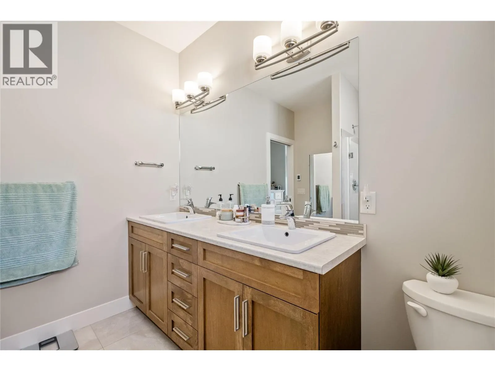 1852 Split Rail Place