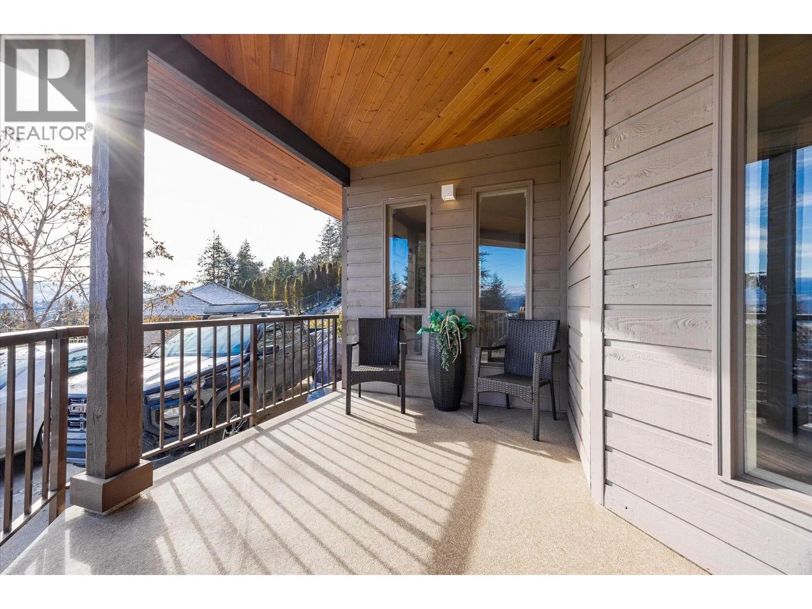1446 Scott Crescent